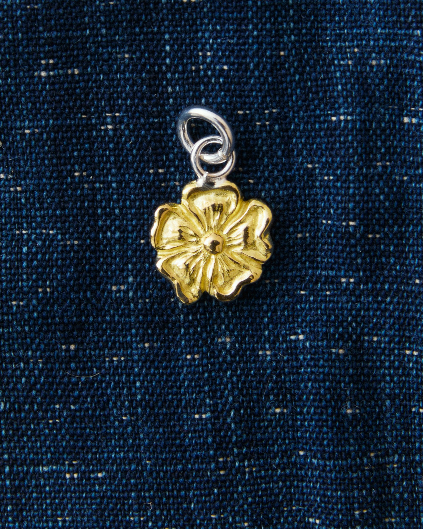Larry Smith 18K Gold Karakusa Rose Pendant Medium NL-0182-18KYG, handmade Japanese jewelry with silver ring, Karakusa rose design
