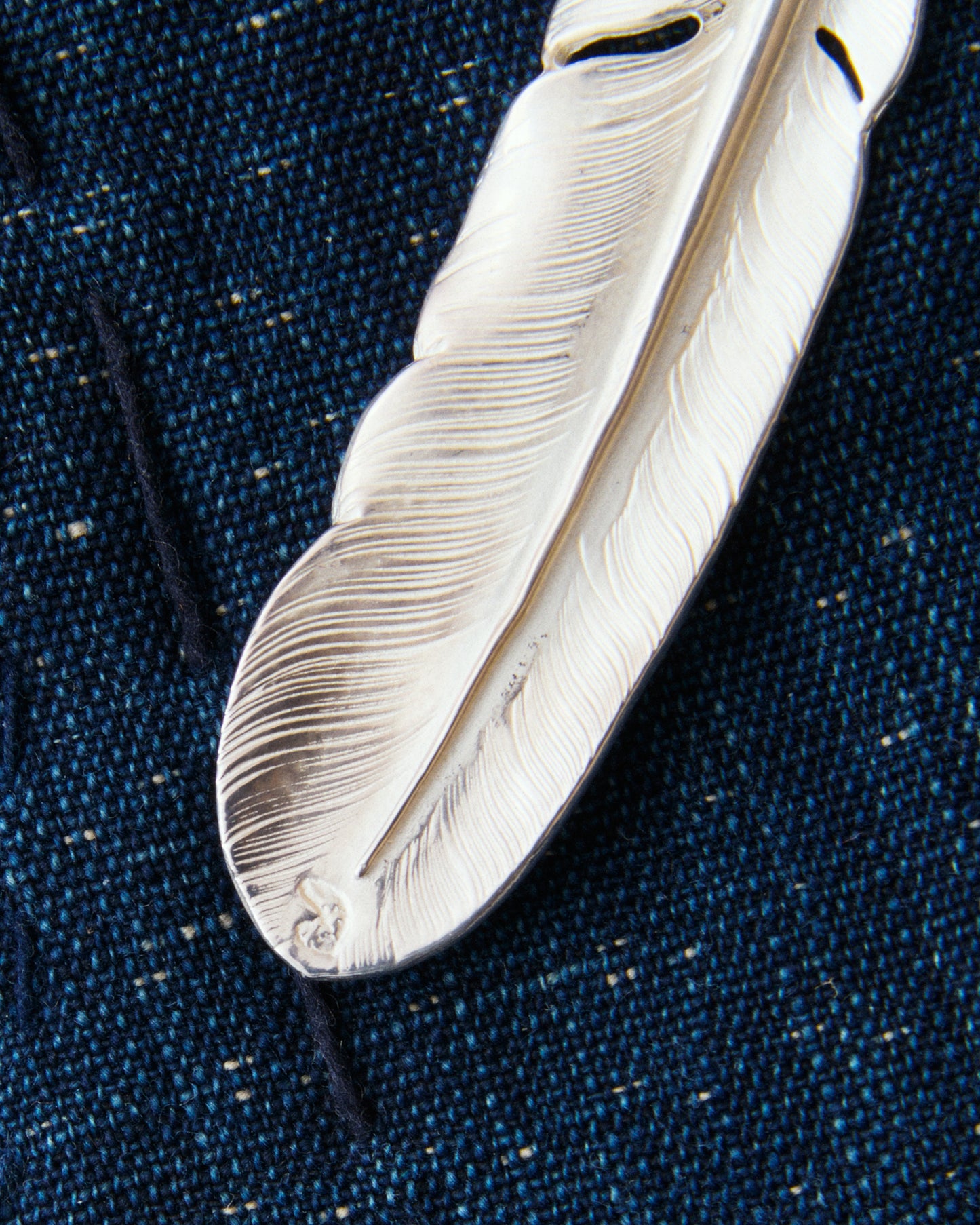 Larry Smith Eagle Head Feather Silver Pendent With 18K Gold Accent EFNL-0041-L