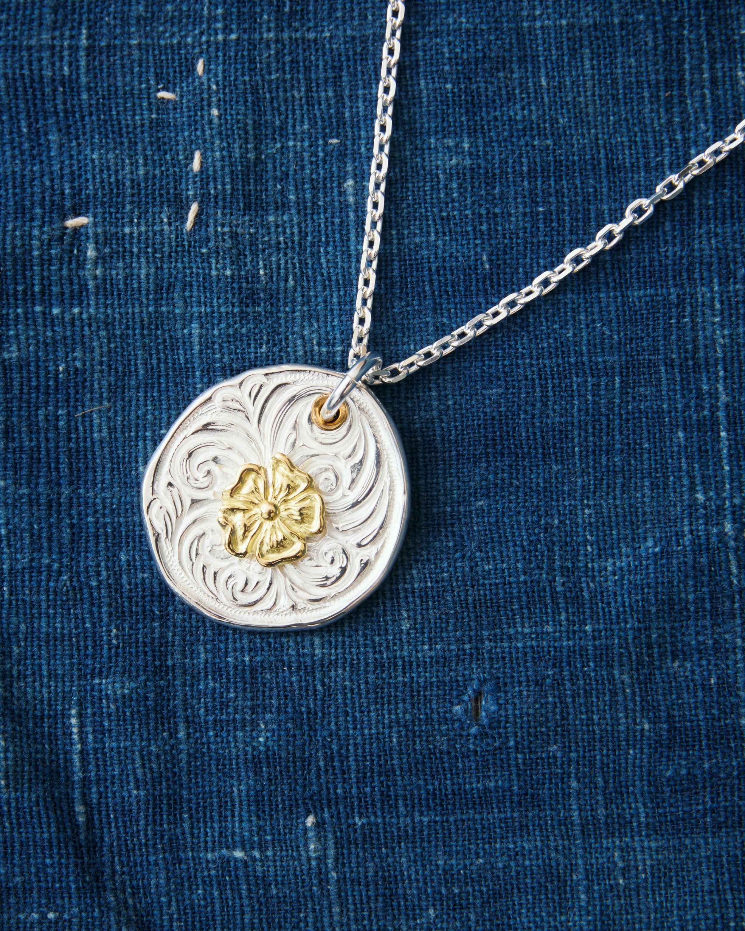 Larry Smith Karakusa Rose Pendant 18K 22K Gold NL-0181 – Second