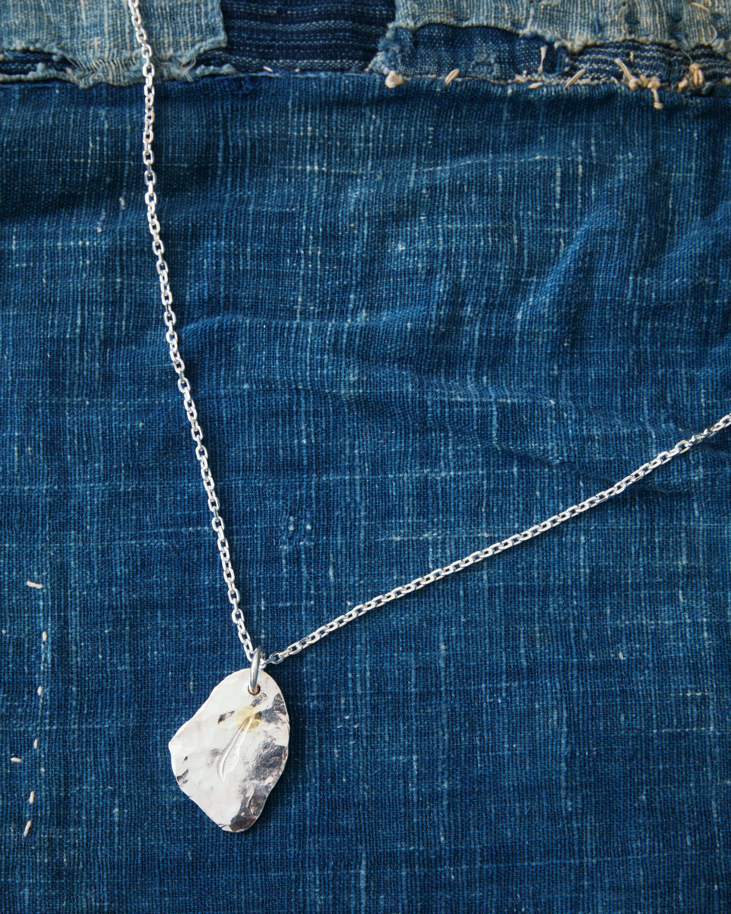 LARRY SMITH／KAZEKIRI FEATHER PENDANT LARRY SMITH(ラリースミス) / EAGLE HEAD KAZEKIRI FEATHER PENDANT