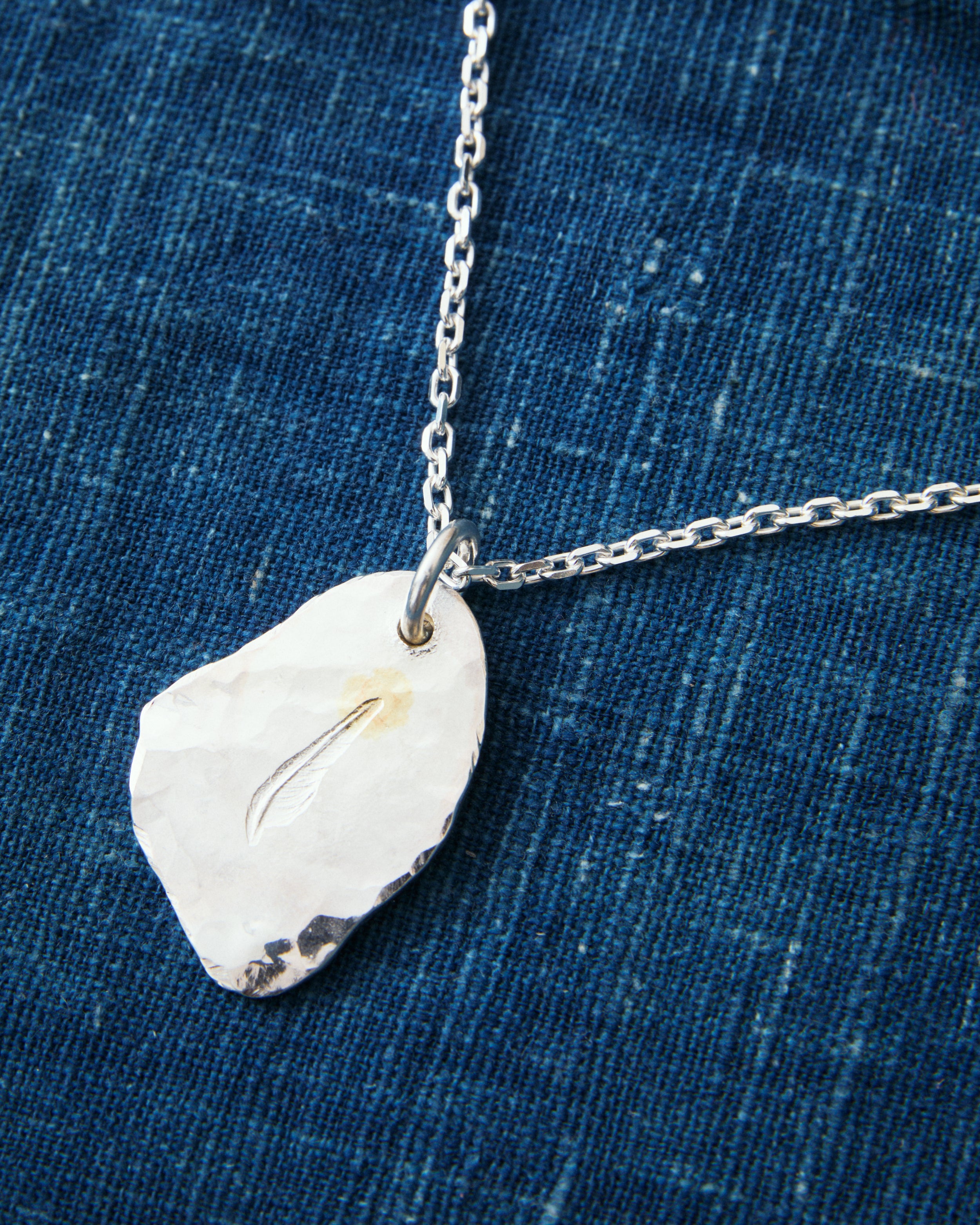 Larry Smith Kazekiri Feather Stamped Pendant 18K Gold Accent EFNL