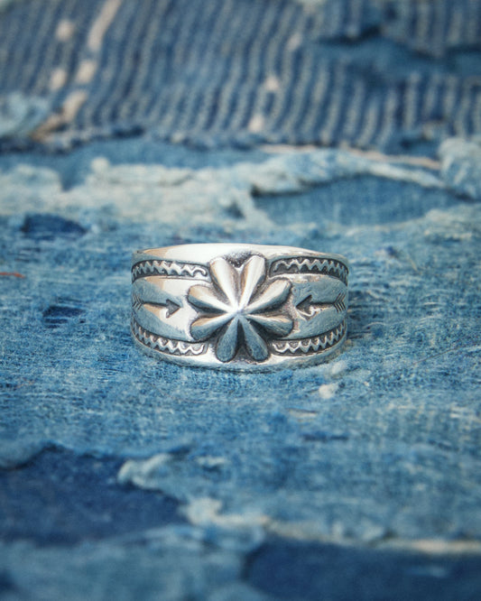 Larry Smith Shell S Ring RG-0002