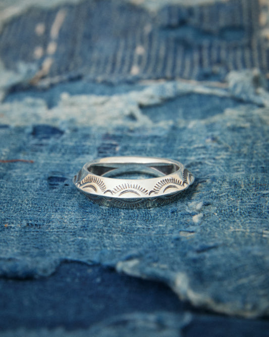 Larry Smith Triangle Leaf Ring RG-0045