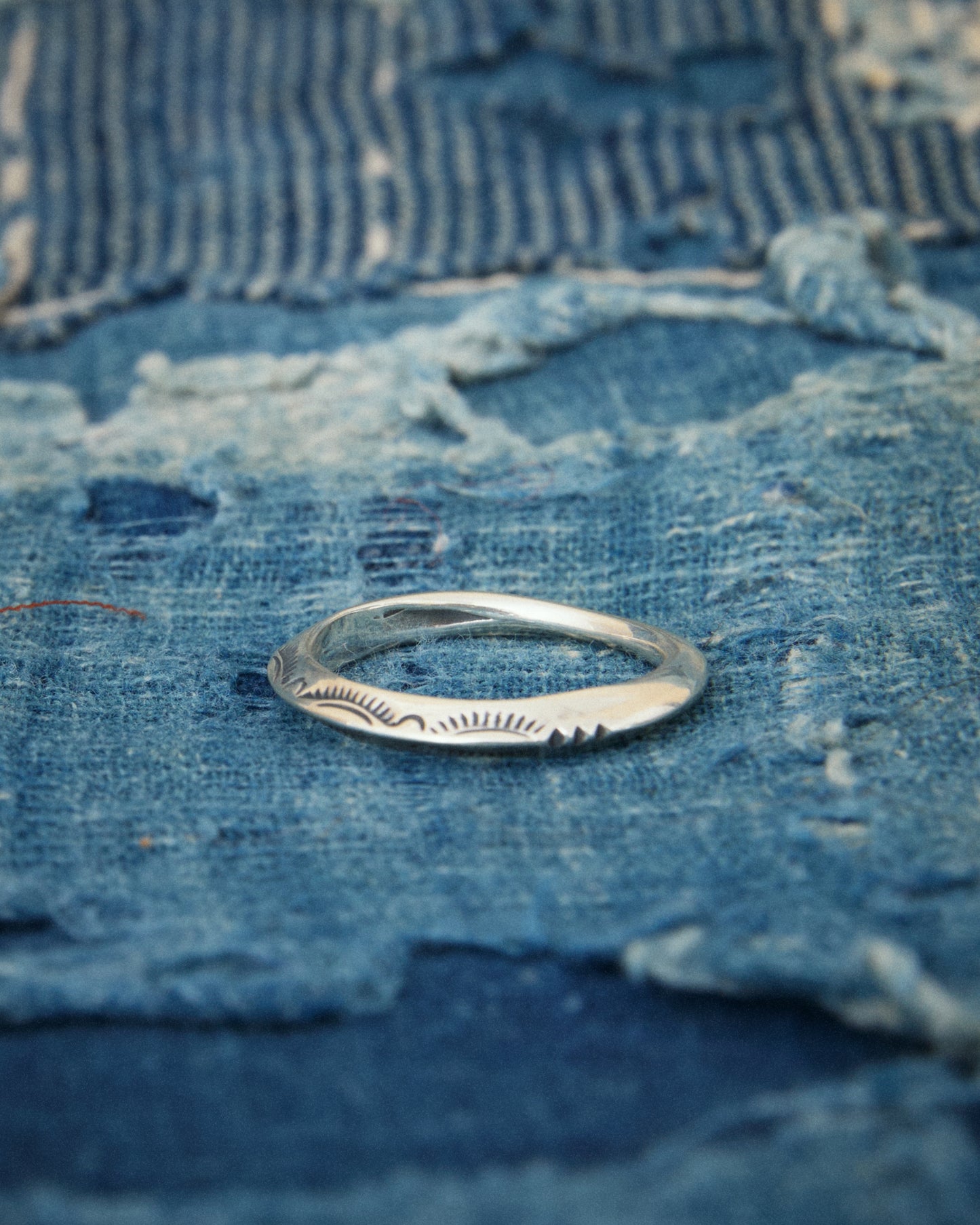 Larry Smith Extra Thin Triangle Ring RG-0054