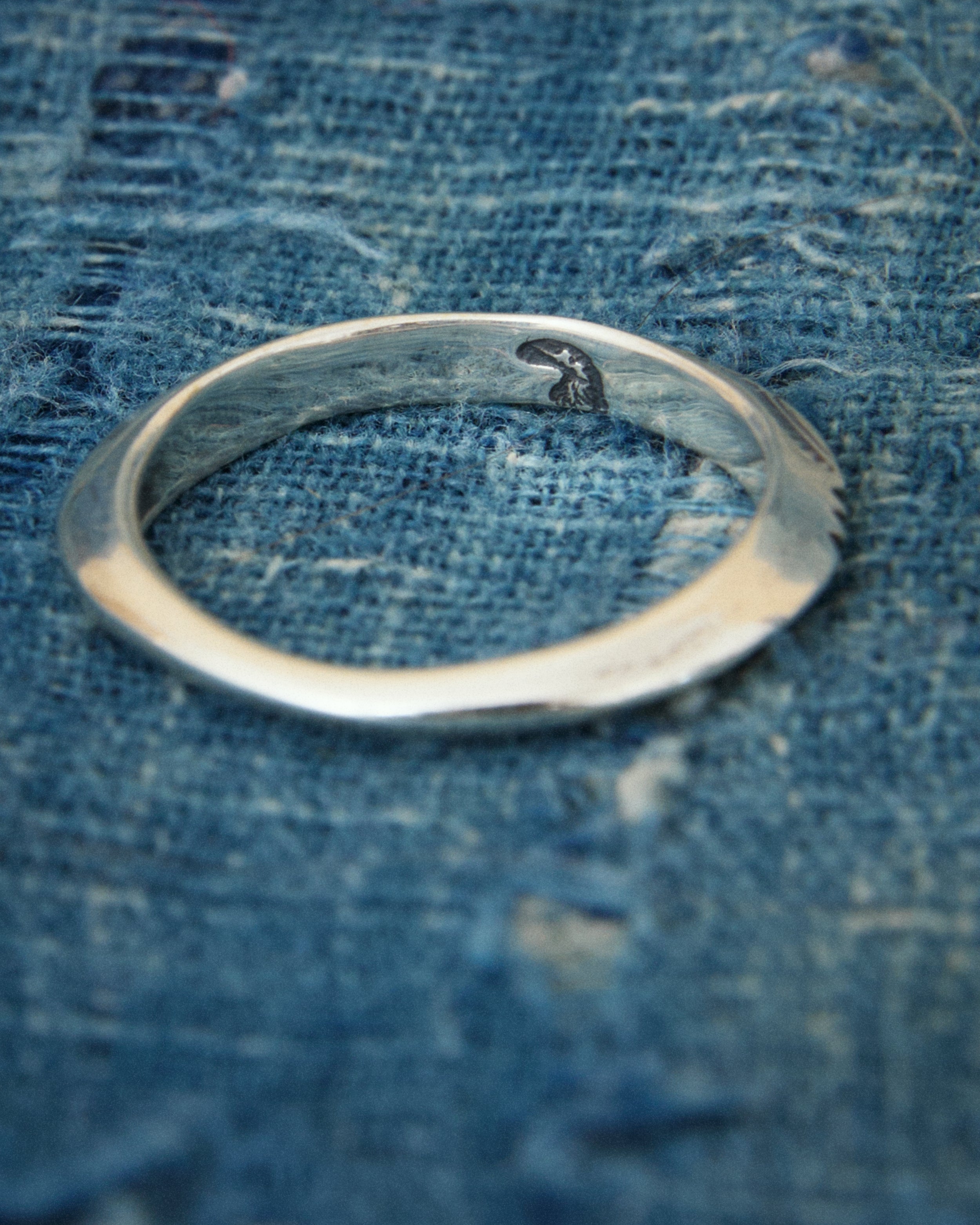 Larry Smith Extra Thin Triangle Ring RG-0054 – Second Sunrise