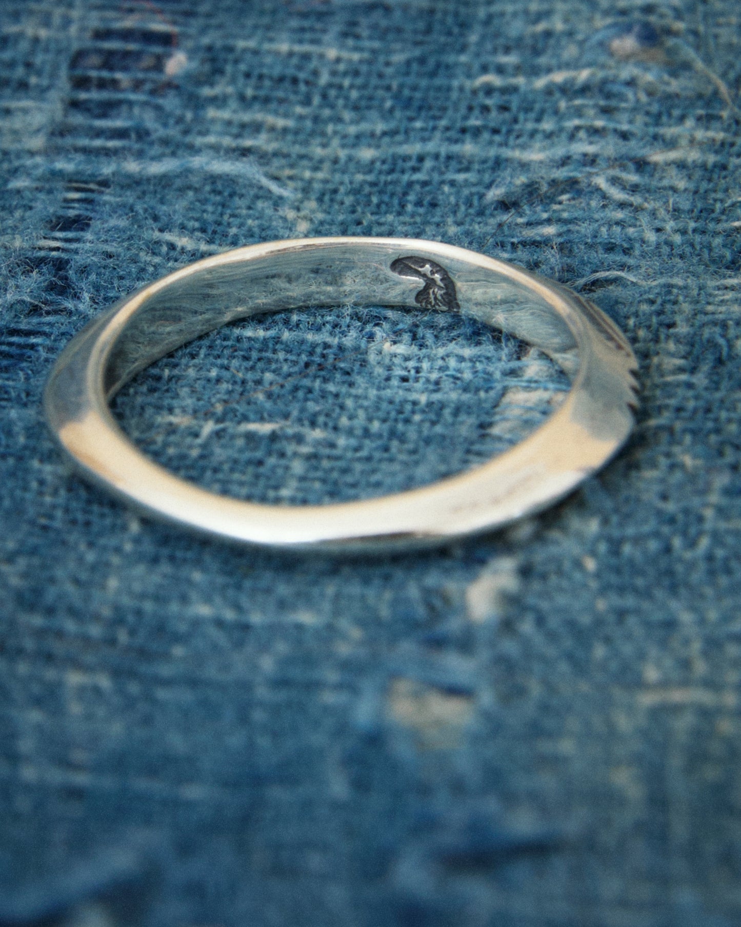 Larry Smith Extra Thin Triangle Ring RG-0054