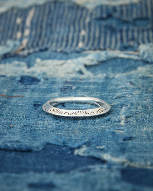 Larry Smith Extra Thin Triangle Ring RG-0054