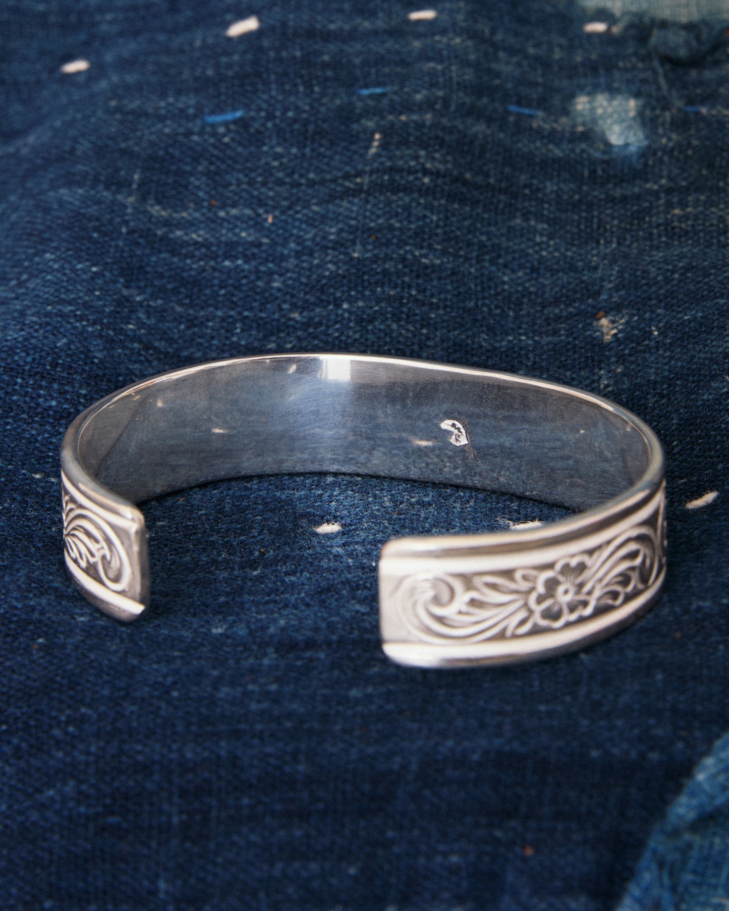 Larry Smith BR-0210 Karakusa Rose 13mm Wide 18K Gold Accent No. 210 Silver Bracelet