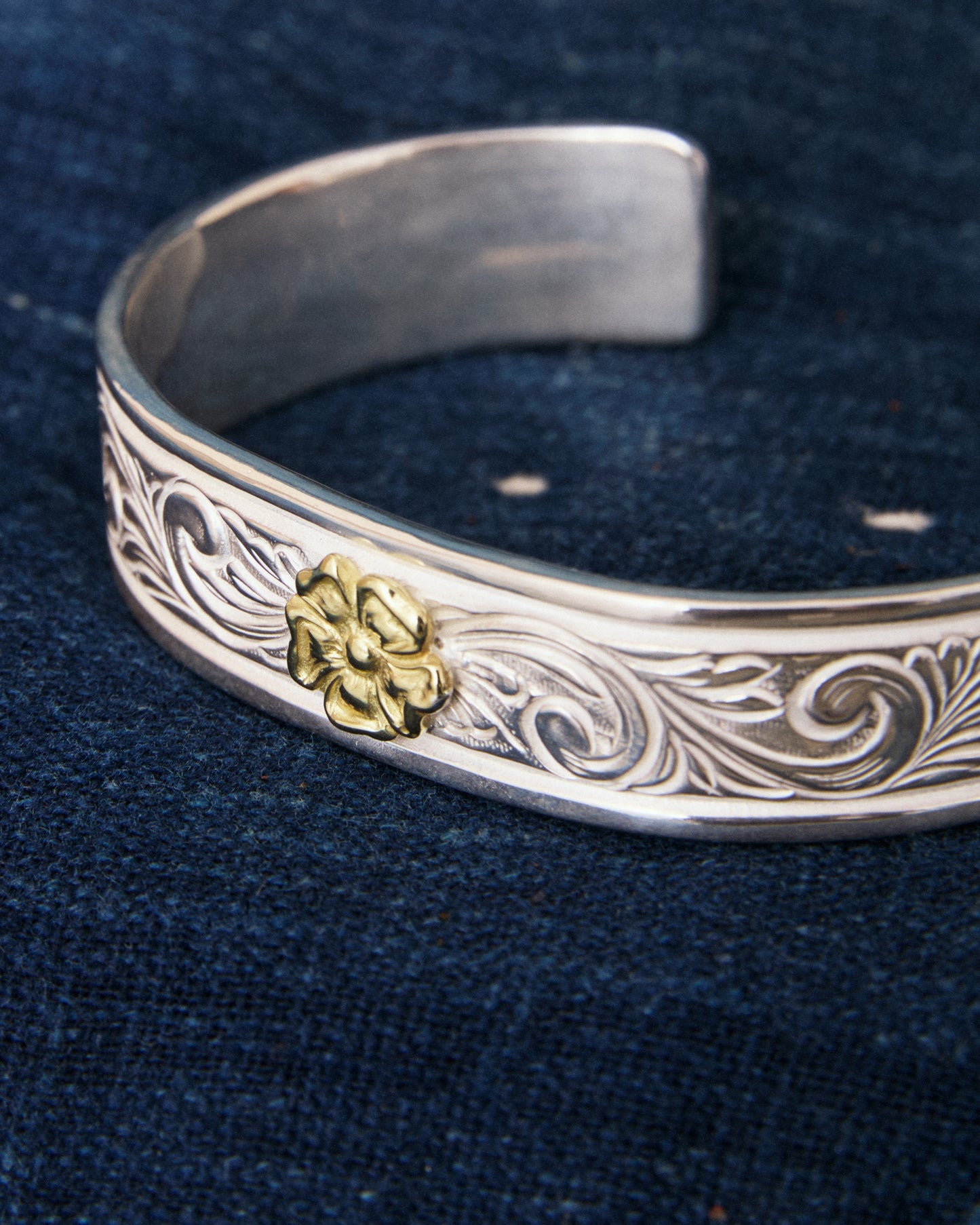 Larry Smith BR-0210 Karakusa Rose 13mm Wide 18K Gold Accent No. 210 Silver Bracelet