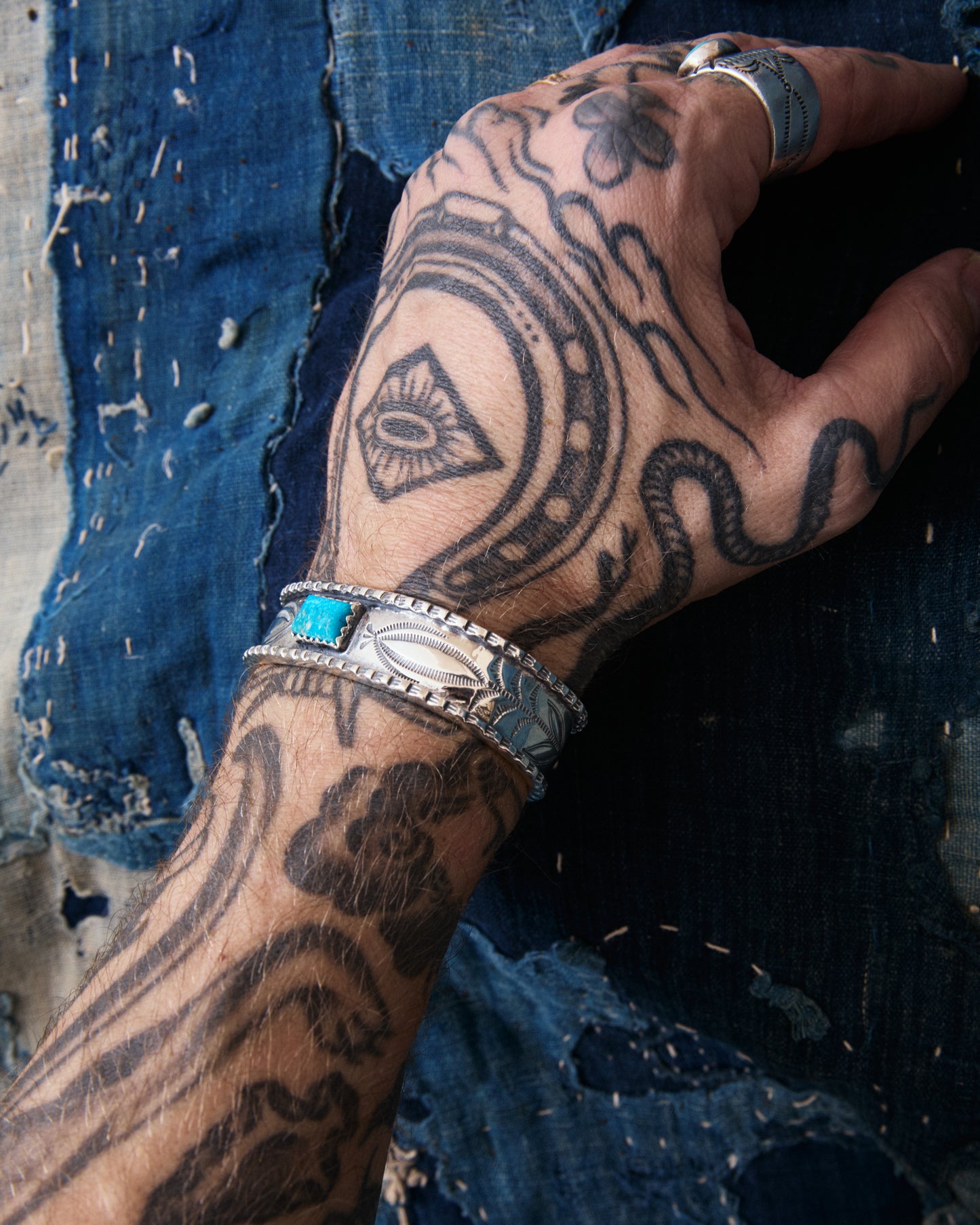 Larry Smith BR-0196 Bented Edge Turquoise Silver Bracelet