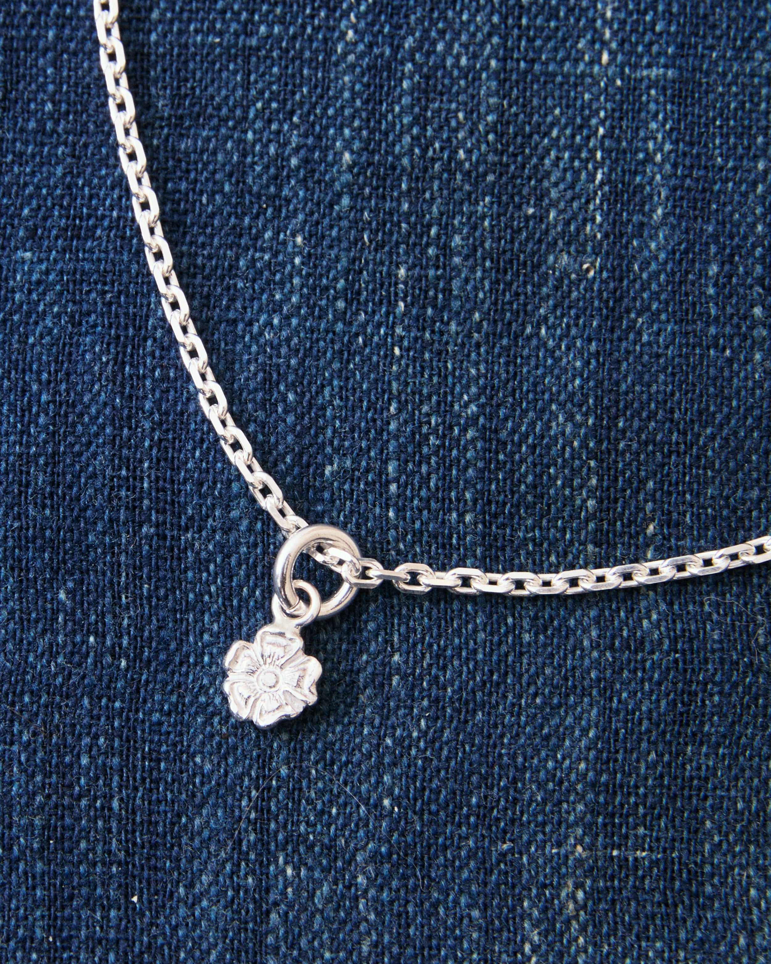 Larry Smith Karakusa Rose Silver Pendant X-Small NL-0184 – Second