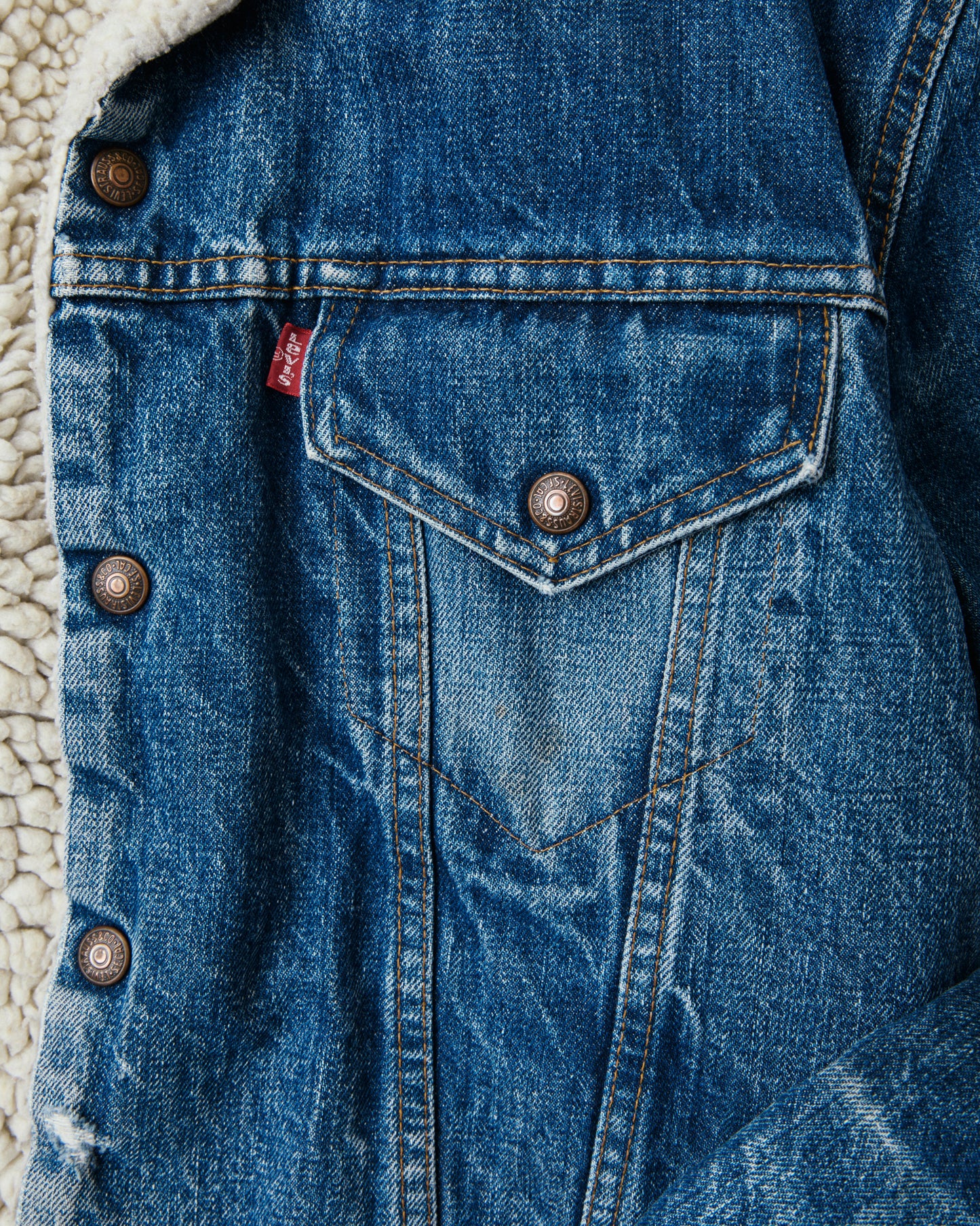 Vintage 80's Made in USA Levi's Denim Sherpa Trucker Jacket Size 46