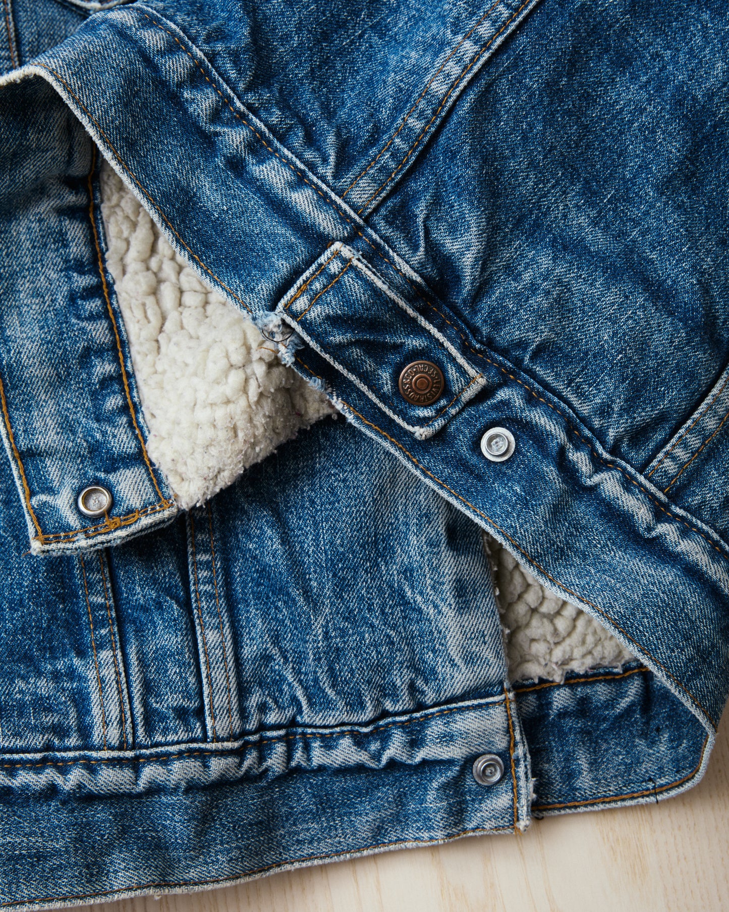 Vintage 80's Made in USA Levi's Denim Sherpa Trucker Jacket Size 46