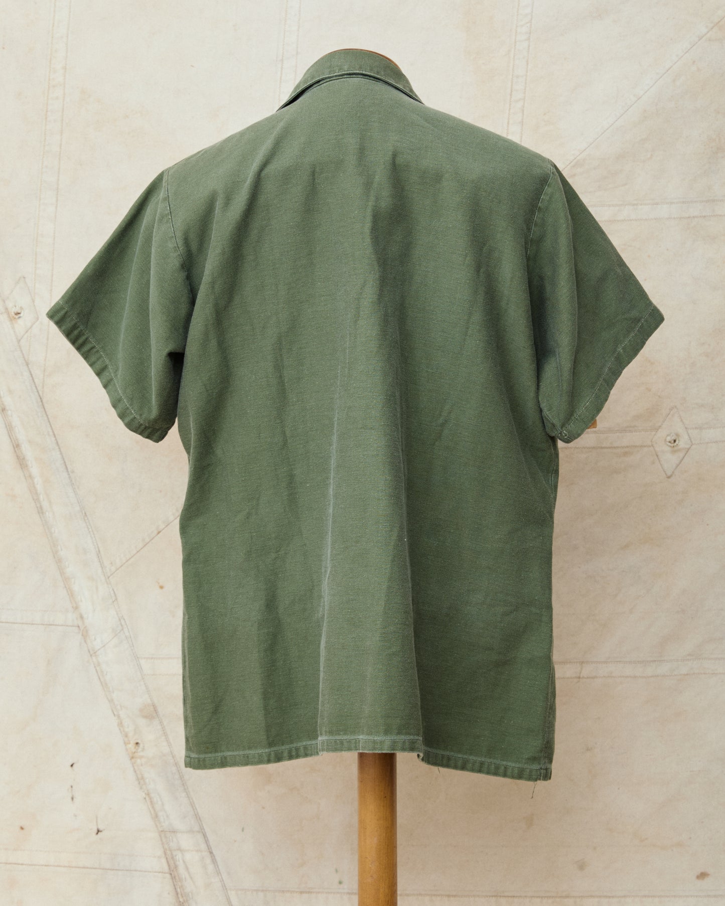 Vintage Original 1970 OG-107 Cotton Sateen US Army Seabees Short Sleeved Shirt