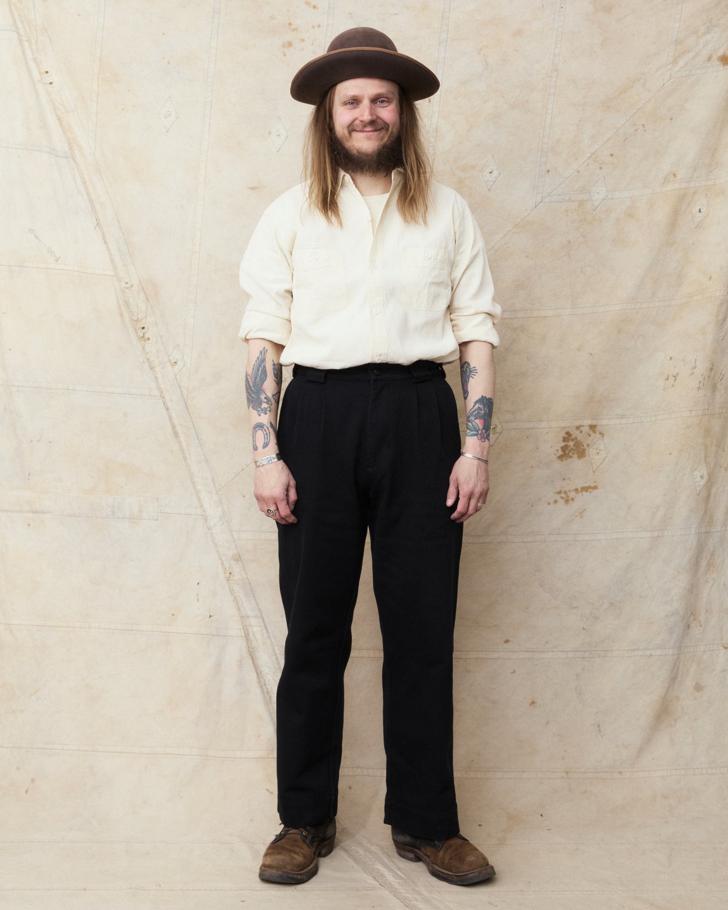Gråbrodern Eke Pleat Relaxed Chino Italian Black Twill Light Rinse