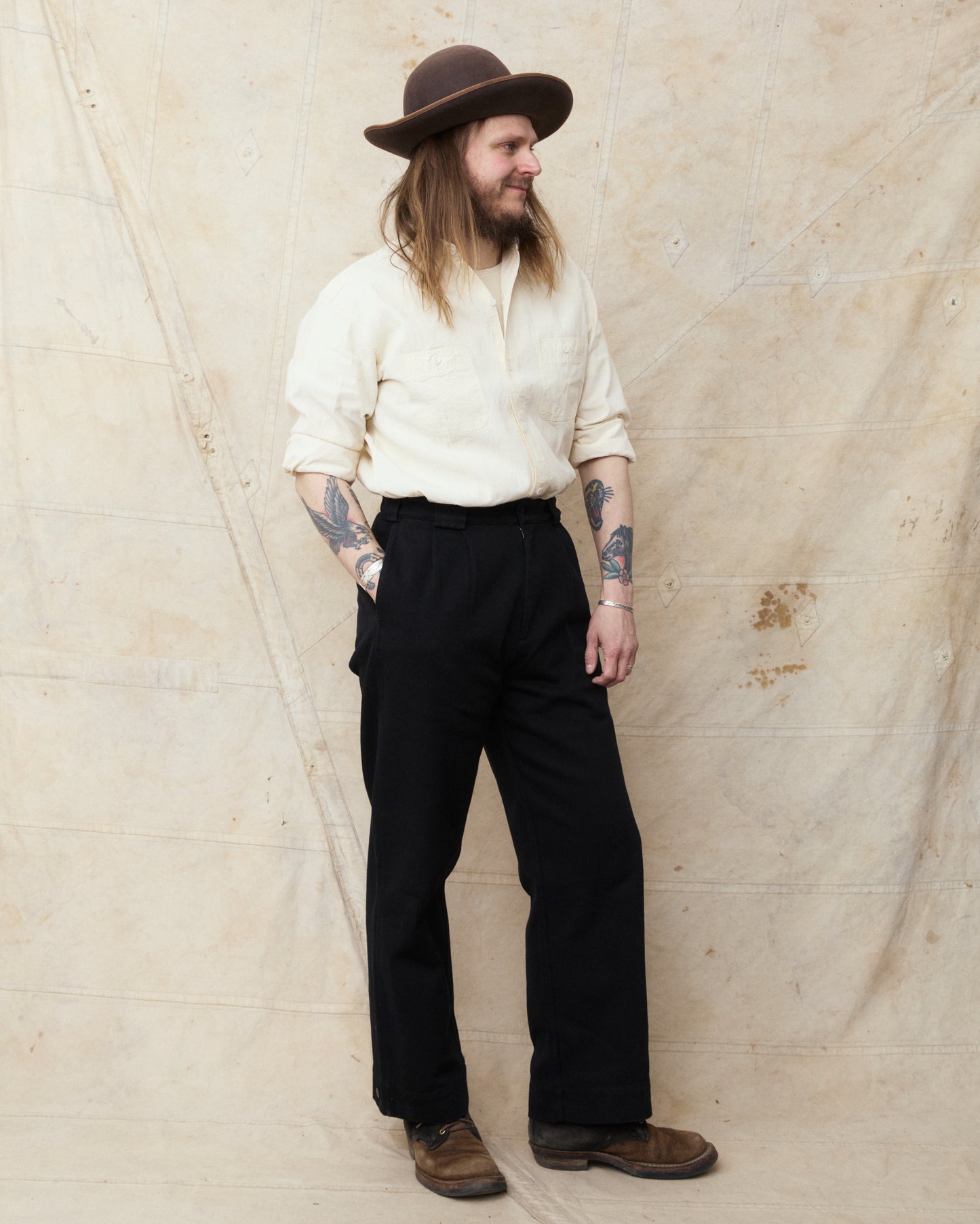 Gråbrodern Eke Pleat Relaxed Chino Italian Black Twill Light Rinse