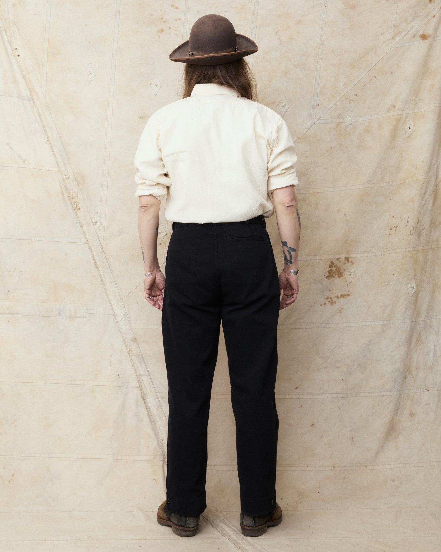 Gråbrodern Eke Pleat Relaxed Chino Italian Black Twill Light Rinse