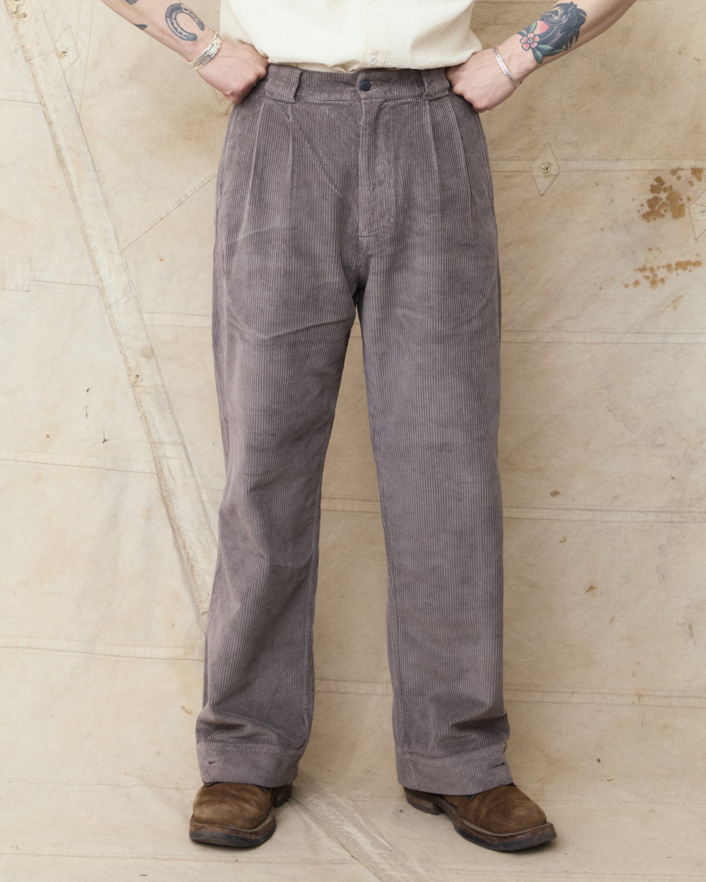 Gråbrodern Eke Pleat Relaxed Chino Steel Corduroy Light Rinse