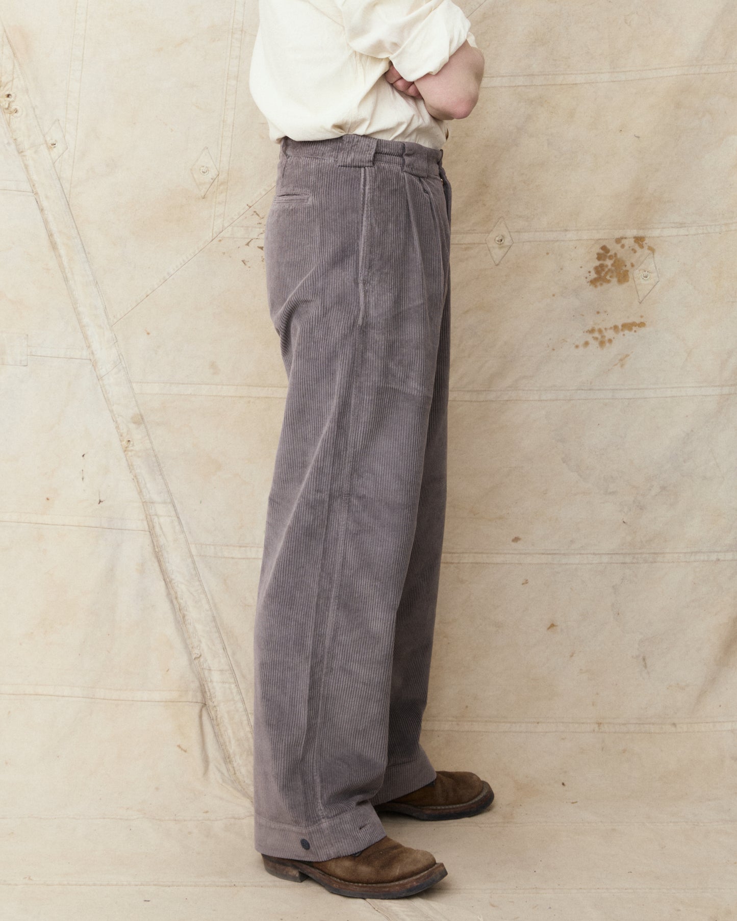 Gråbrodern Eke Pleat Relaxed Chino Steel Corduroy Light Rinse