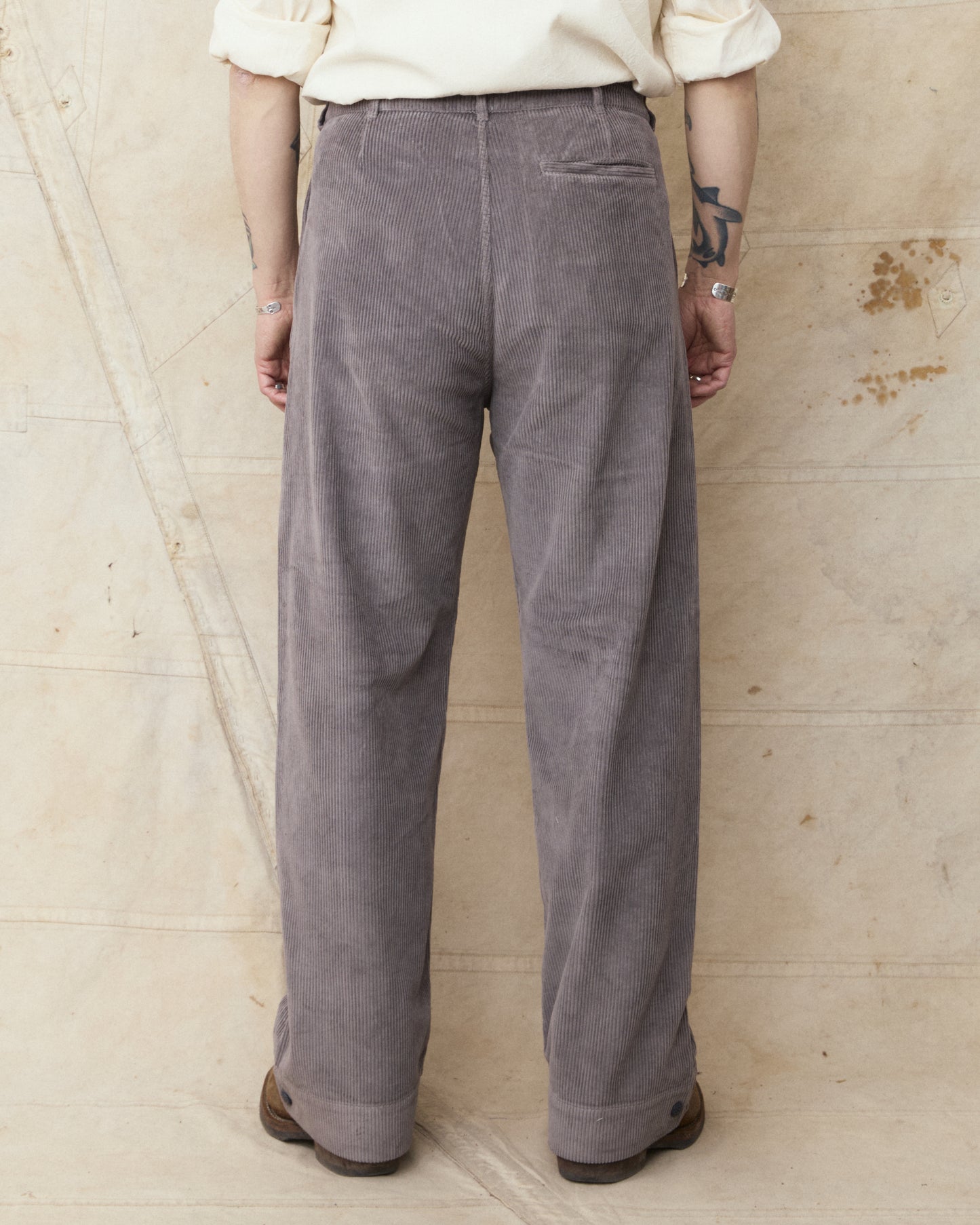 Gråbrodern Eke Pleat Relaxed Chino Steel Corduroy Light Rinse