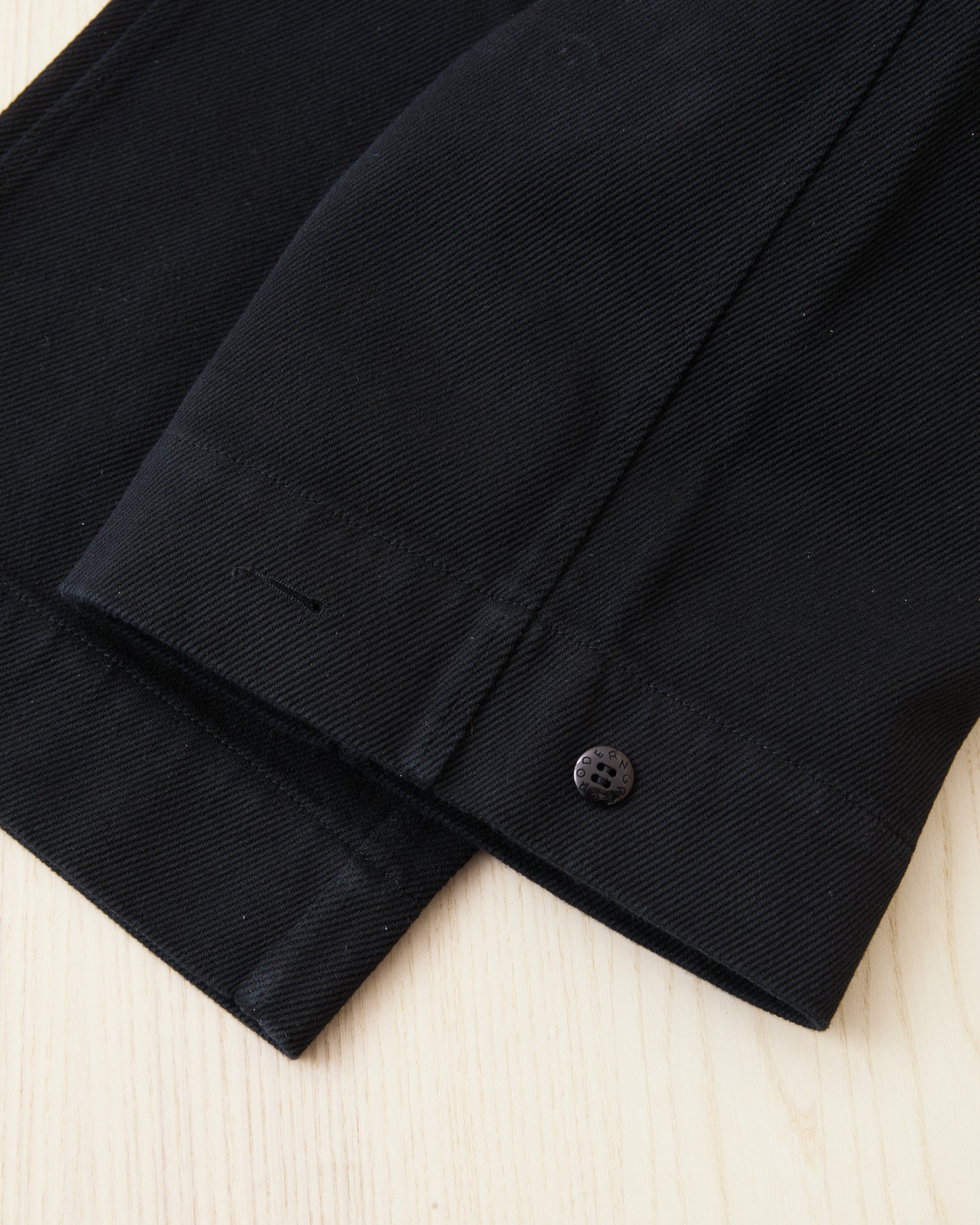 Gråbrodern Eke Pleat Relaxed Chino Italian Black Twill Light Rinse