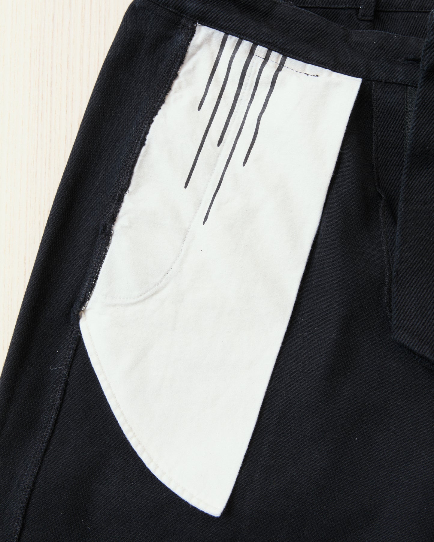 Gråbrodern Eke Pleat Relaxed Chino Italian Black Twill Light Rinse