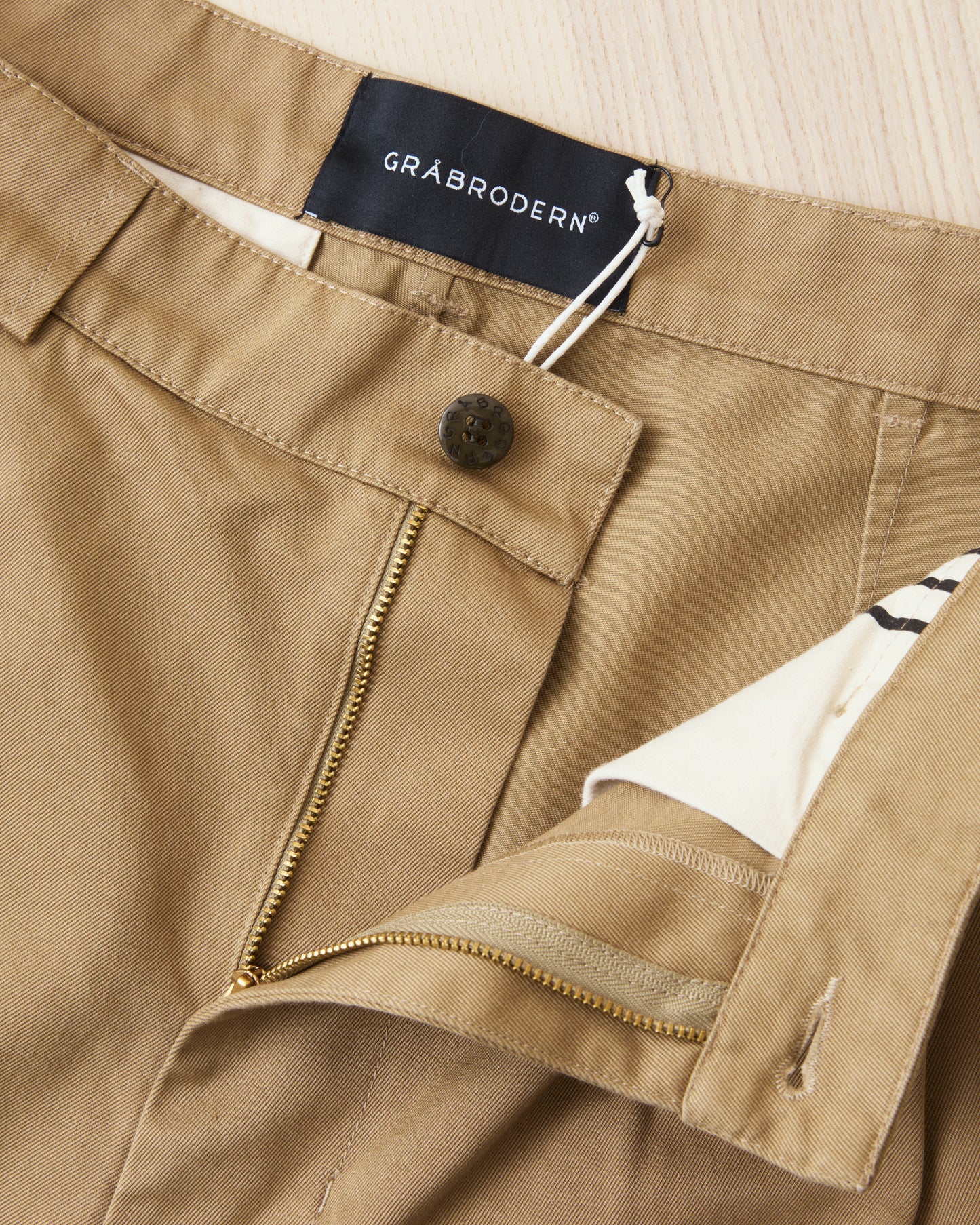 Gråbrodern Eke Pleat Relaxed Chino Italian Khaki Twill Light Rinse