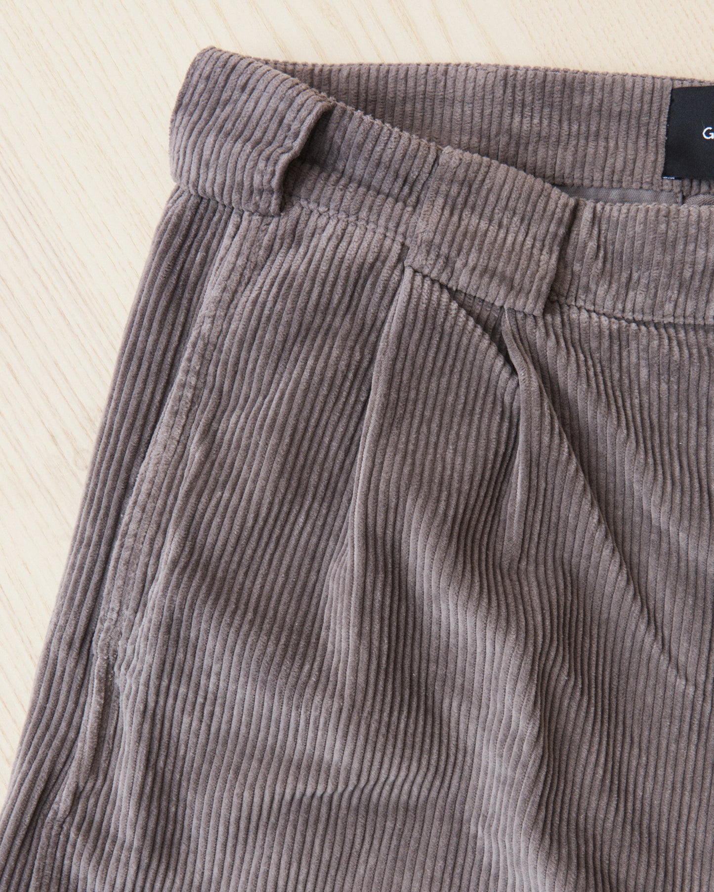 Gråbrodern Eke Pleat Relaxed Chino Steel Corduroy Light Rinse