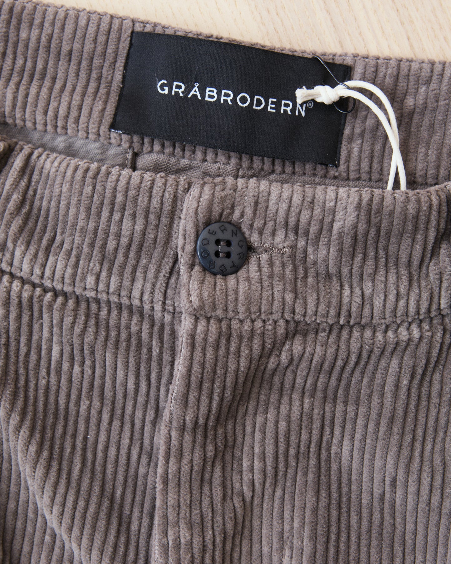 Gråbrodern Eke Pleat Relaxed Chino Steel Corduroy Light Rinse