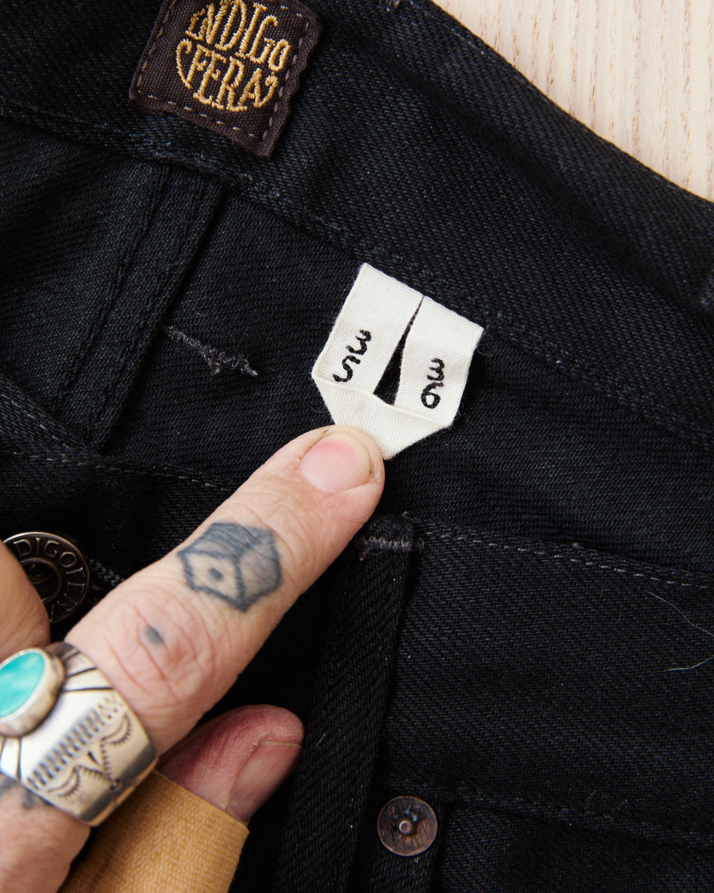 Second Hand Indigofera Buck Gunpowder Jeans W35 / L36