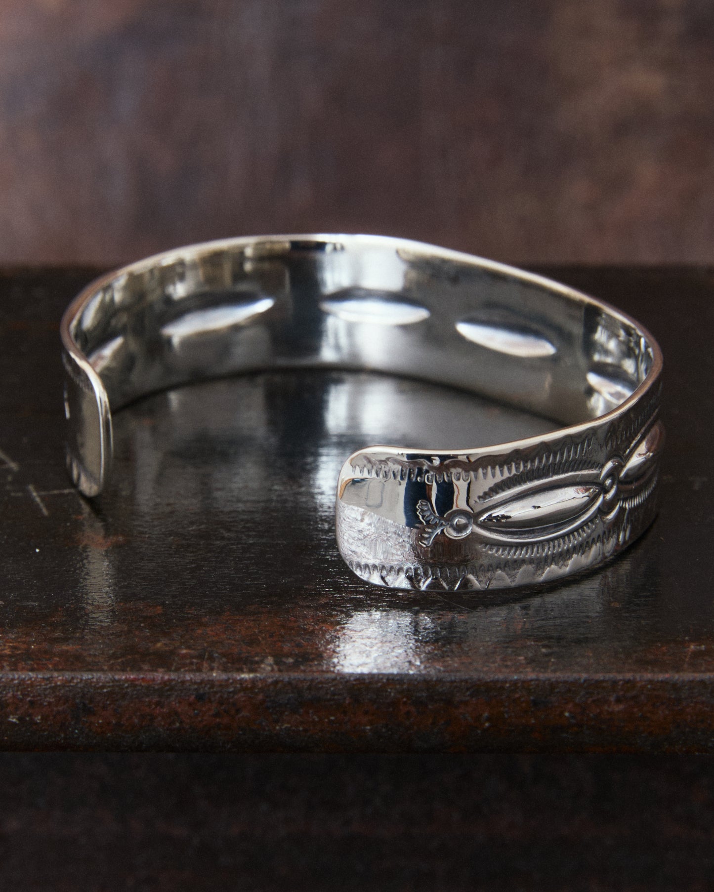 Larry Smith BR-0085 Leaf Repousse Silver Bracelet