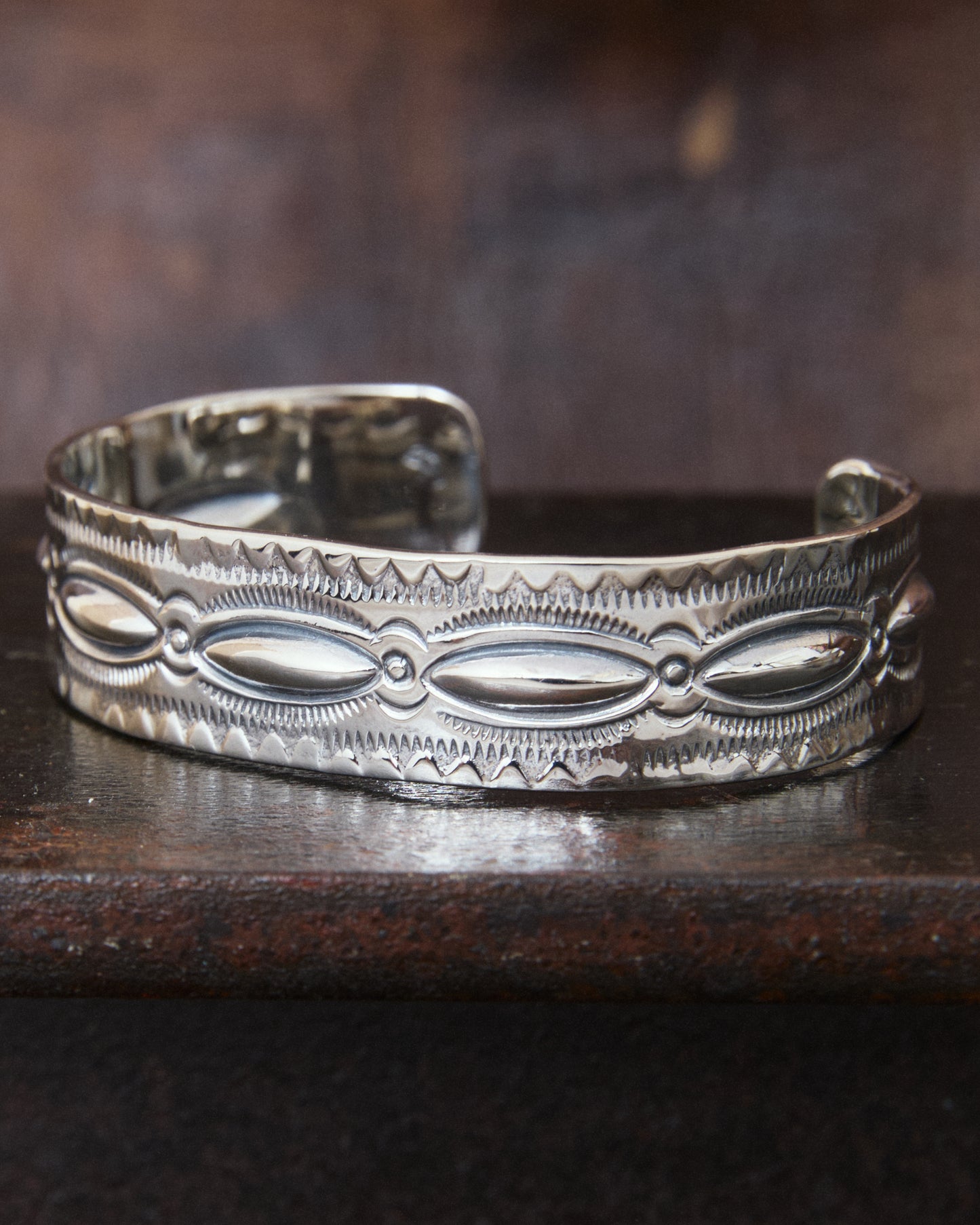 Larry Smith BR-0085 Leaf Repousse Silver Bracelet