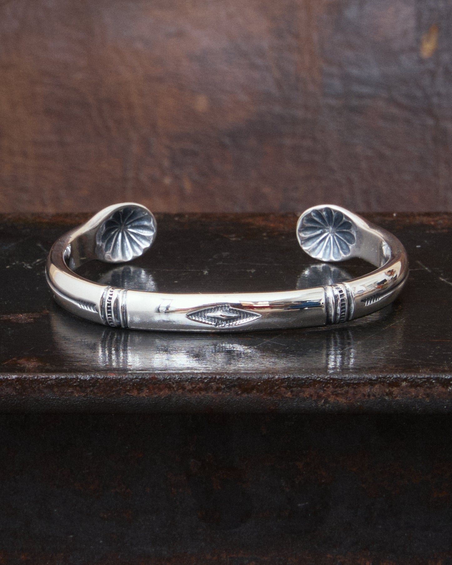Larry Smith Triangle Side Shell Bracelet BR-0160