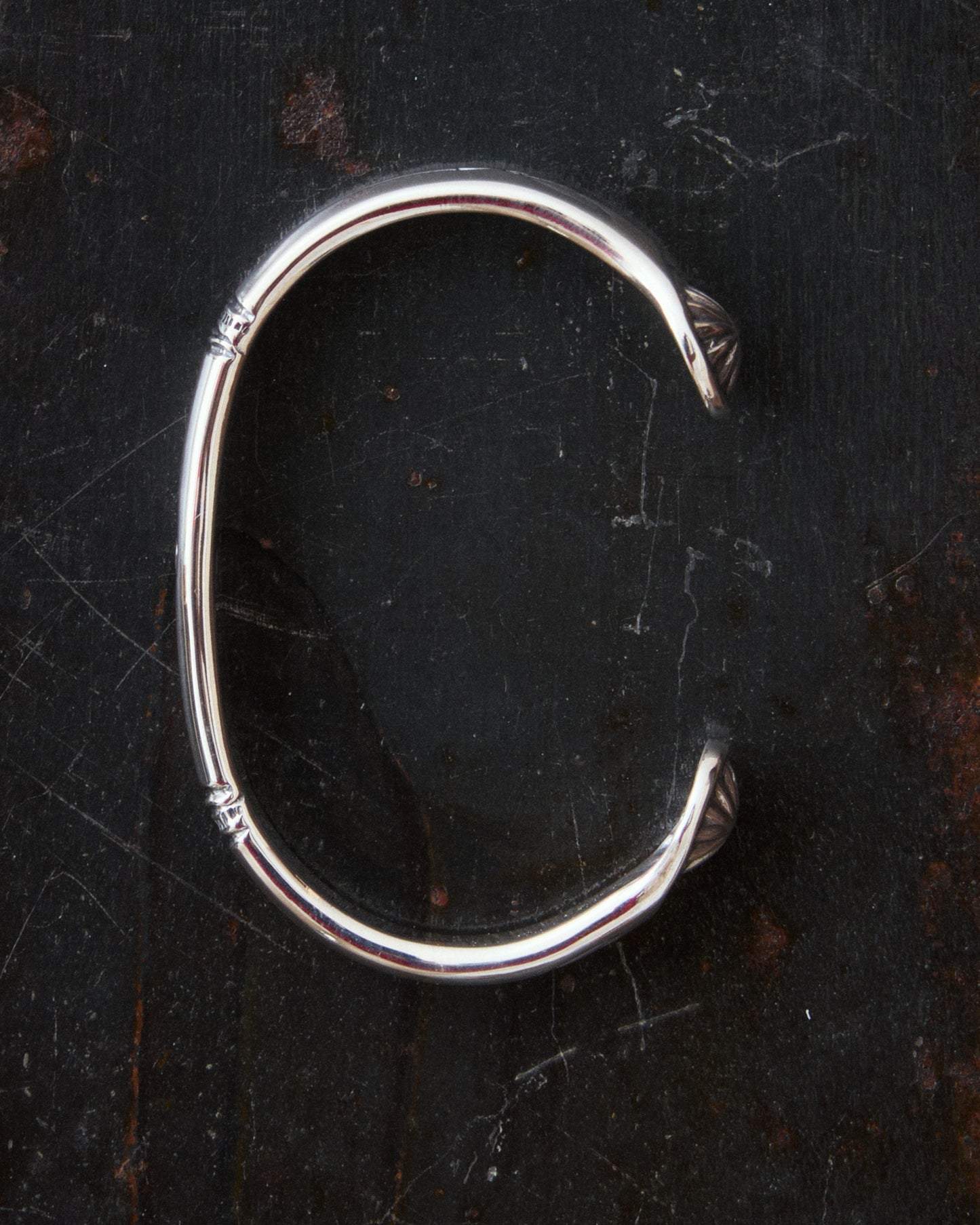 Larry Smith Triangle Side Shell Bracelet BR-0160
