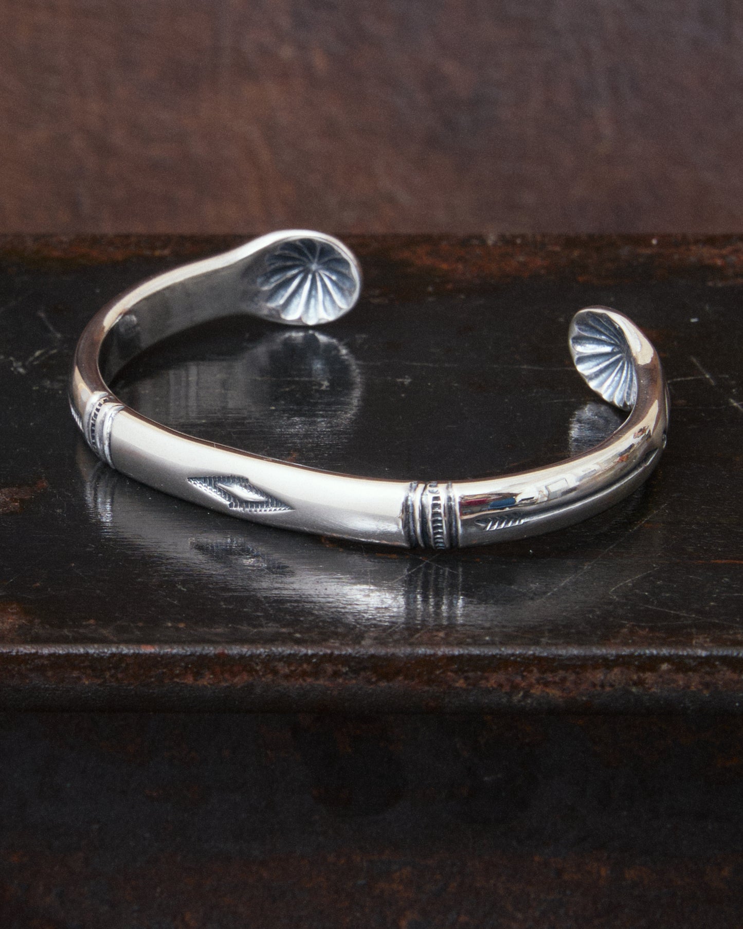 Larry Smith Triangle Side Shell Bracelet BR-0160