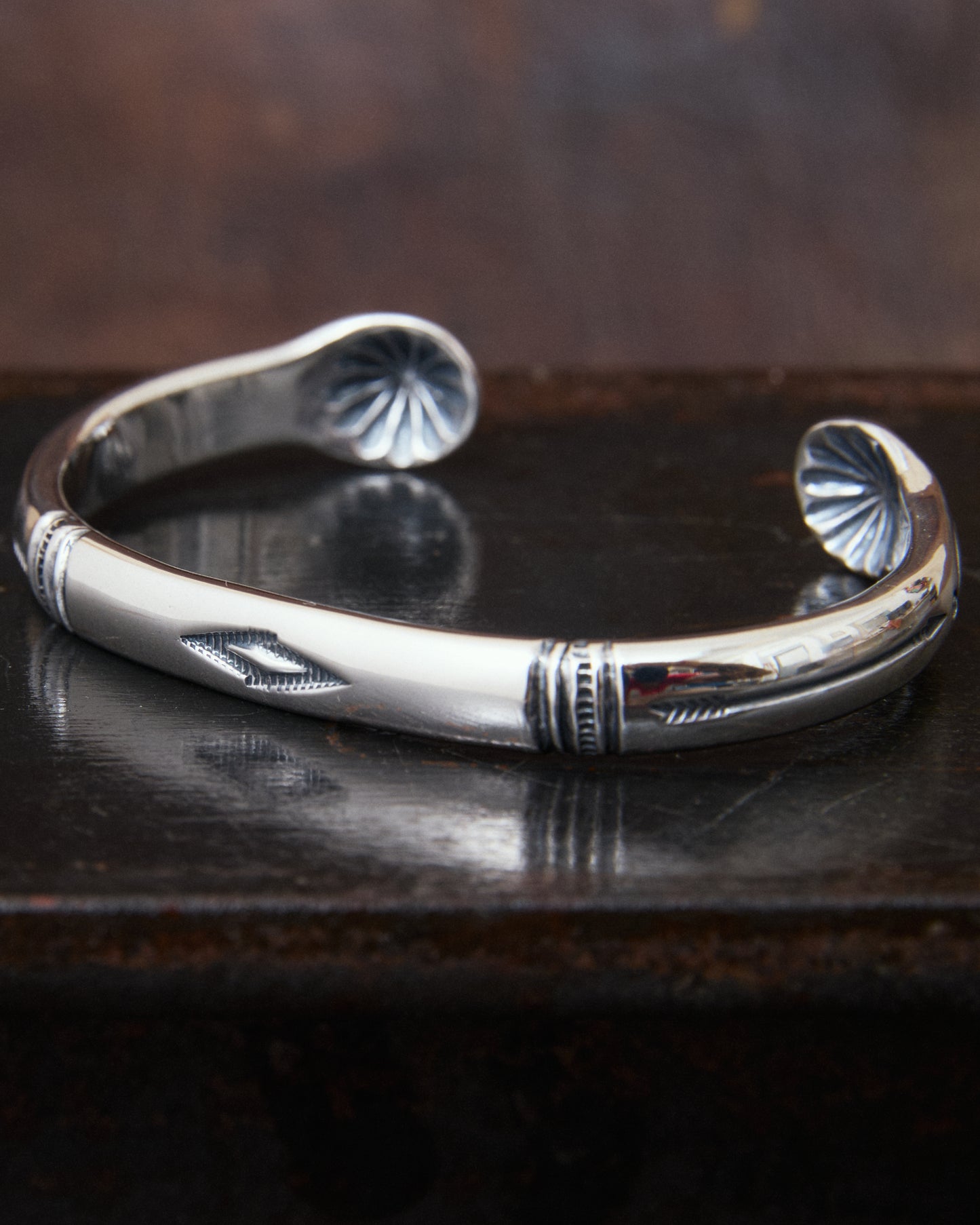 Larry Smith Triangle Side Shell Bracelet BR-0160