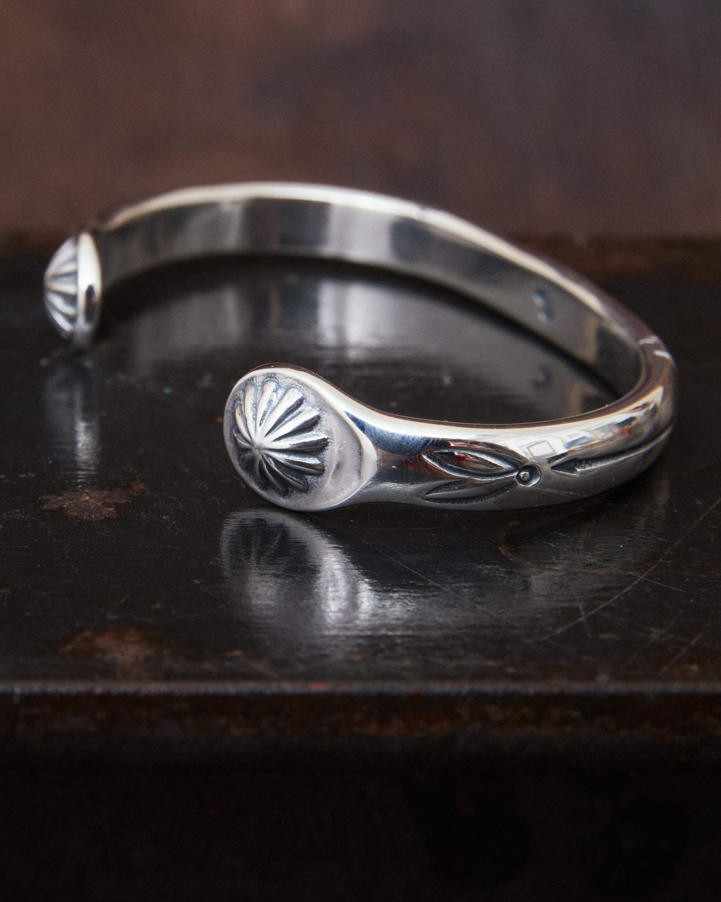 Larry Smith Triangle Side Shell Bracelet BR-0160 – Second Sunrise
