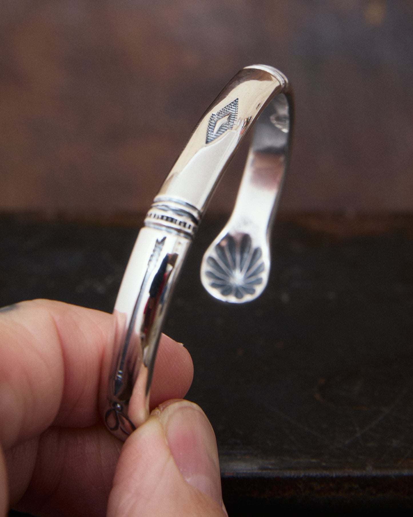 Larry Smith Triangle Side Shell Bracelet BR-0160
