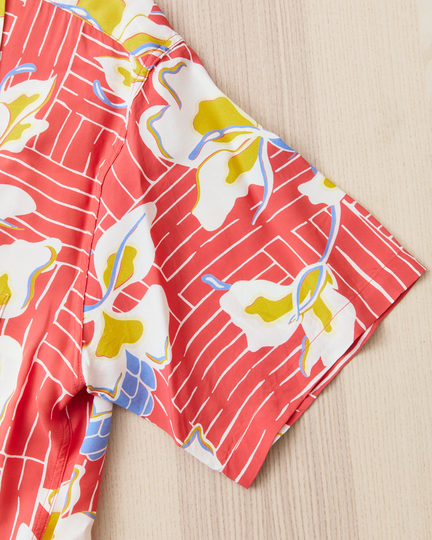Sun Surf SS39615 Rayon Hawaiian Short Sleeve Shirt "White Ginger"
