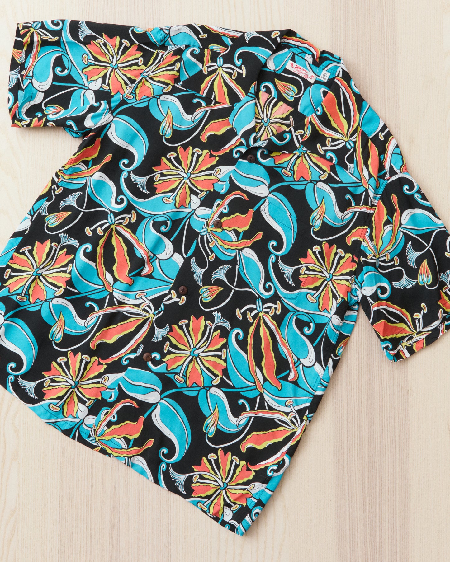 Sun Surf SS39619 Rayon Hawaiian Short Sleeve Shirt "Spider Lily"