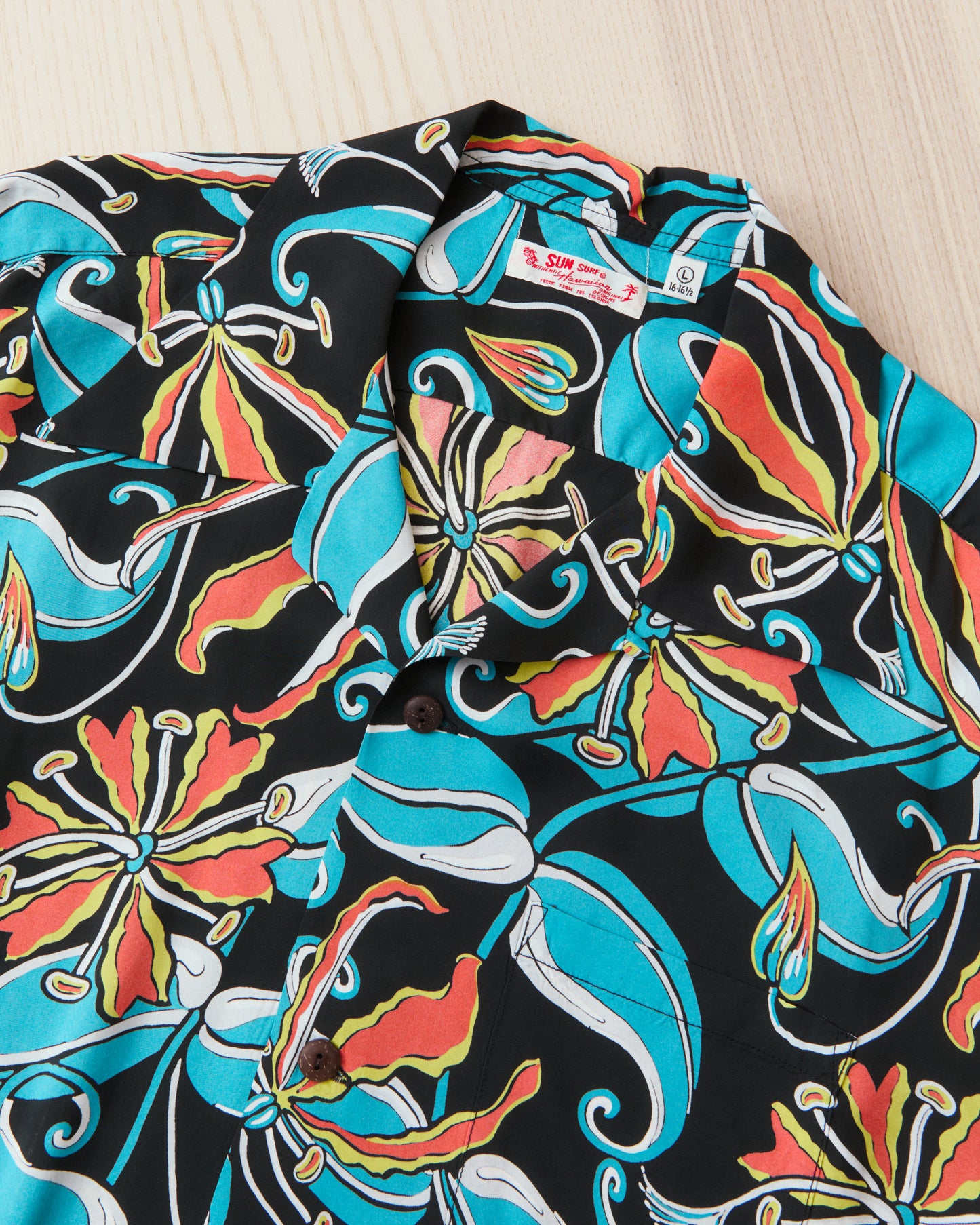 Sun Surf SS39619 Rayon Hawaiian Short Sleeve Shirt "Spider Lily"