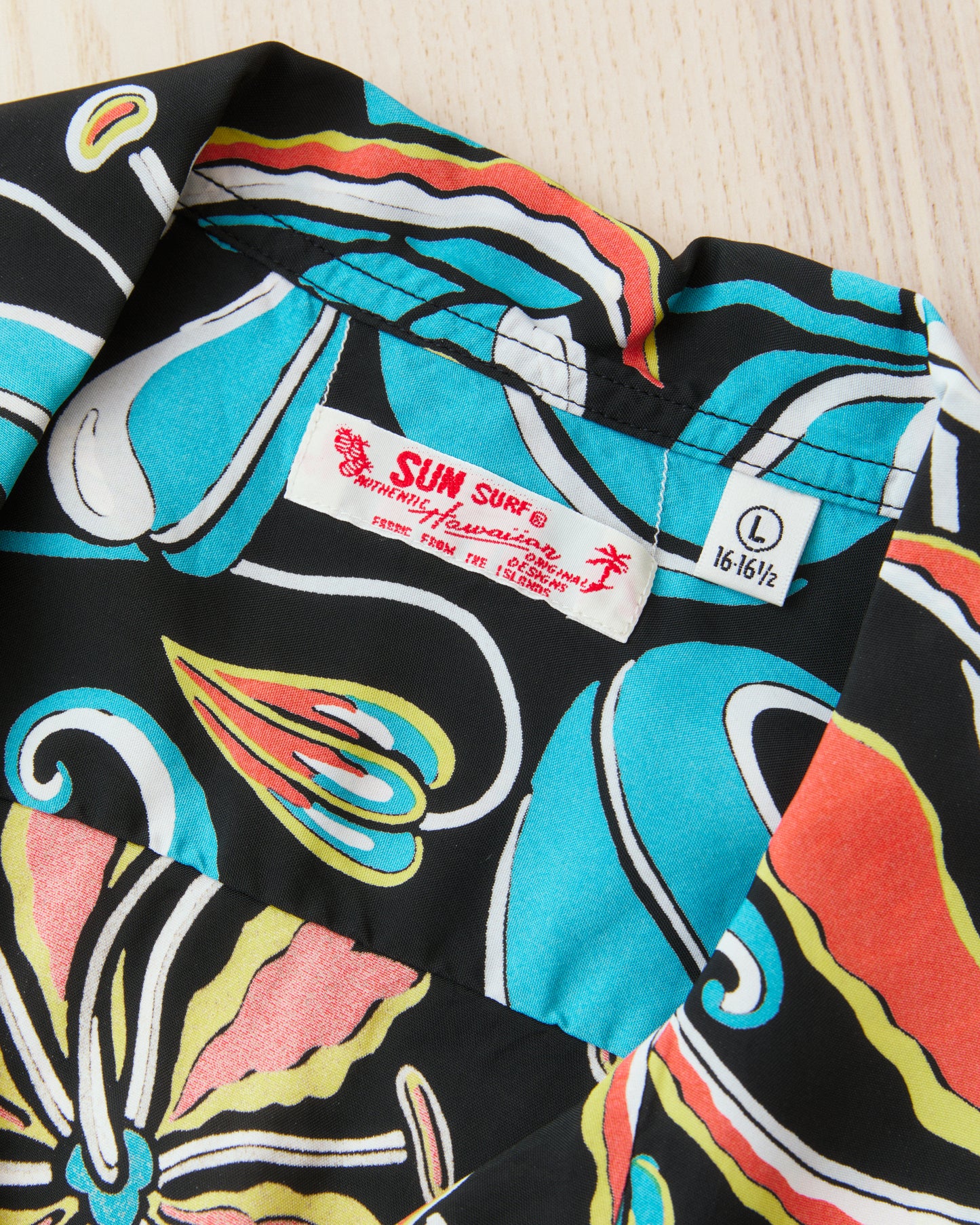 Sun Surf SS39619 Rayon Hawaiian Short Sleeve Shirt "Spider Lily"