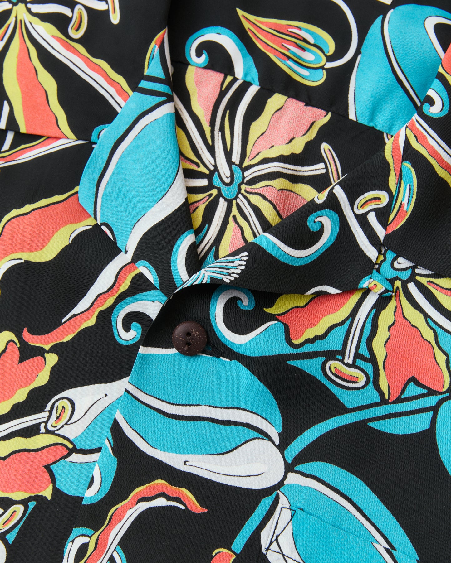 Sun Surf SS39619 Rayon Hawaiian Short Sleeve Shirt "Spider Lily"