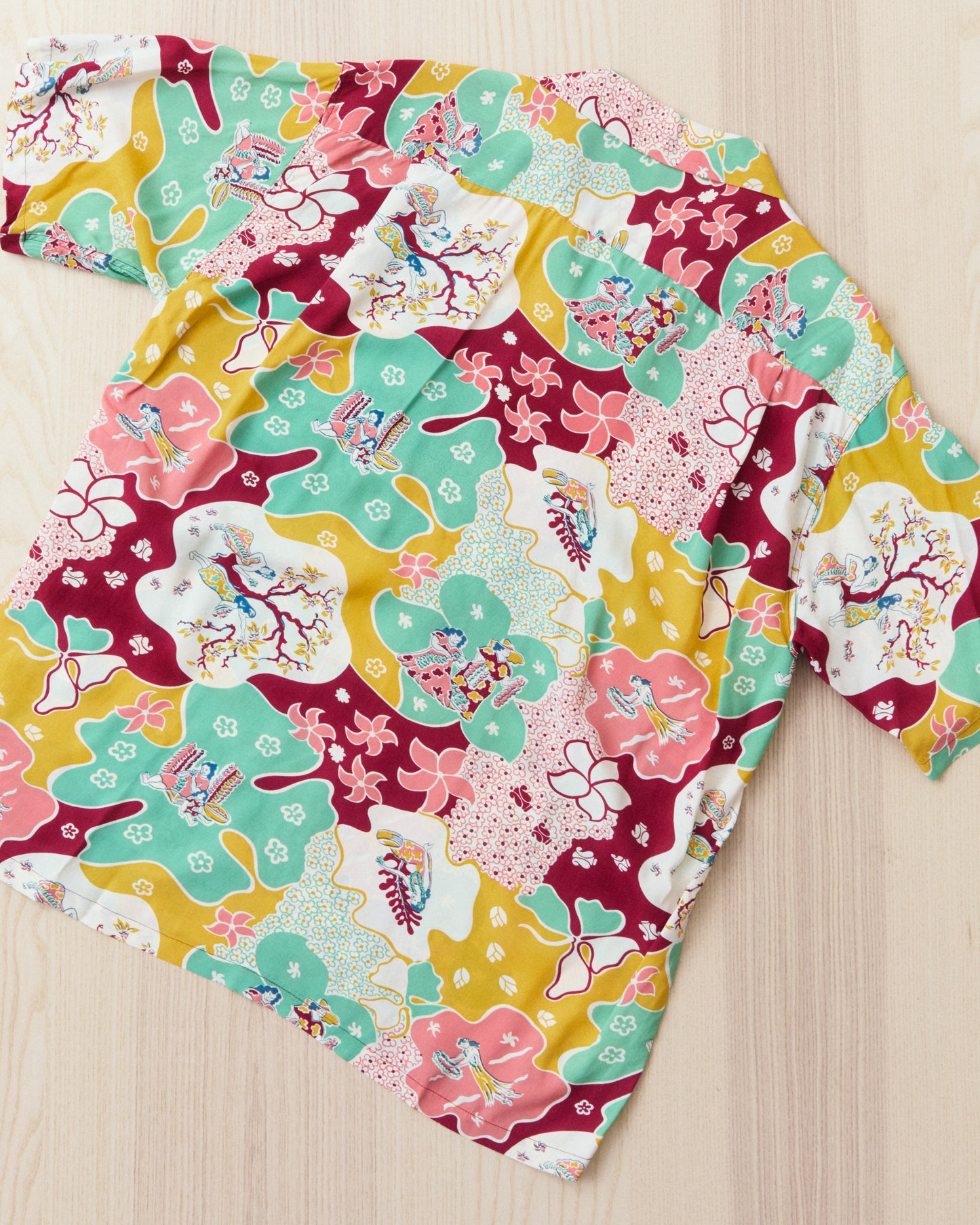 Sun Surf SS39624 Rayon Hawaiian Short Sleeve Shirt "Paradise Hula"