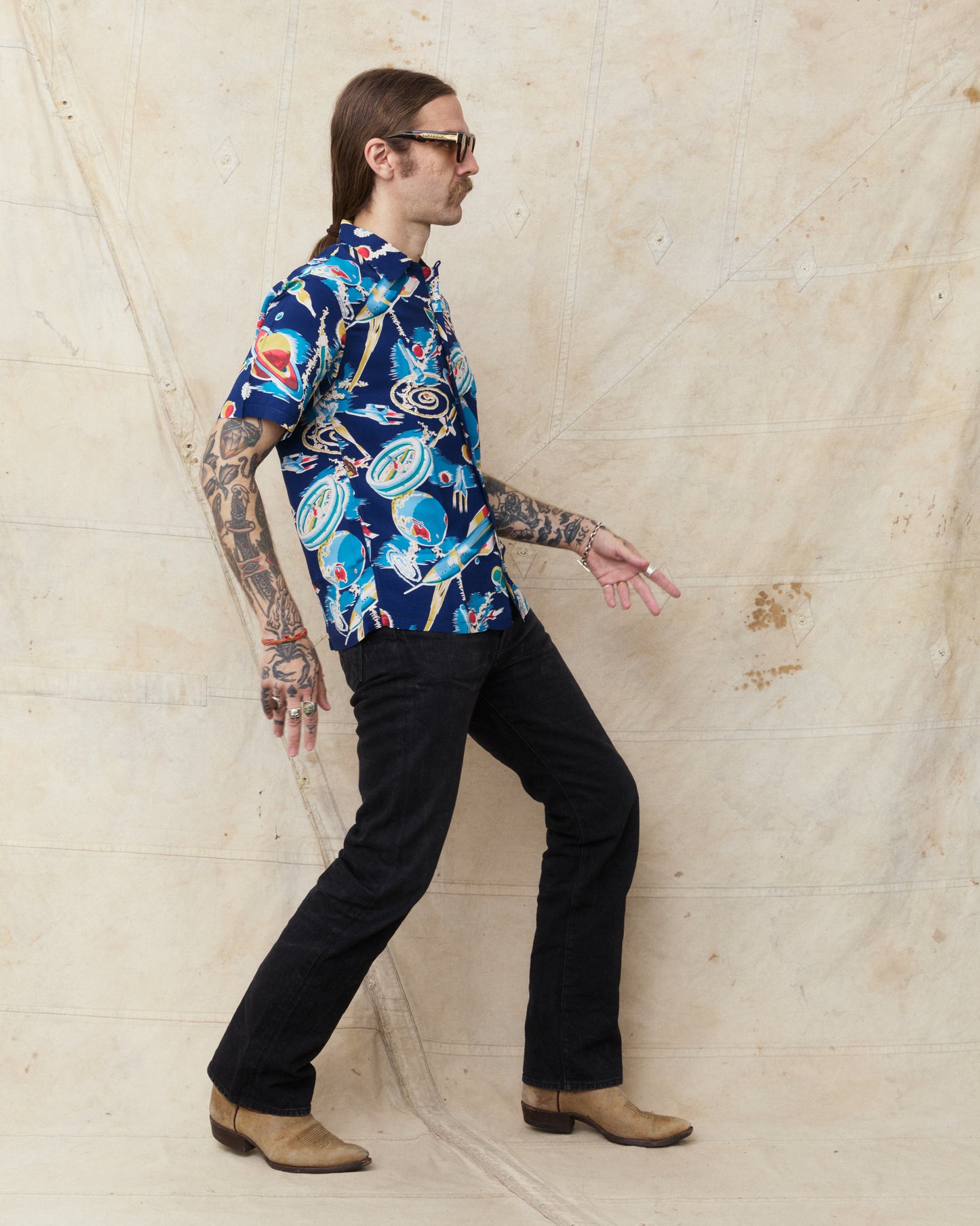 Sun Surf SS39743 Aloha Filament Rayon Shirt Special Edition "The Space Ship"
