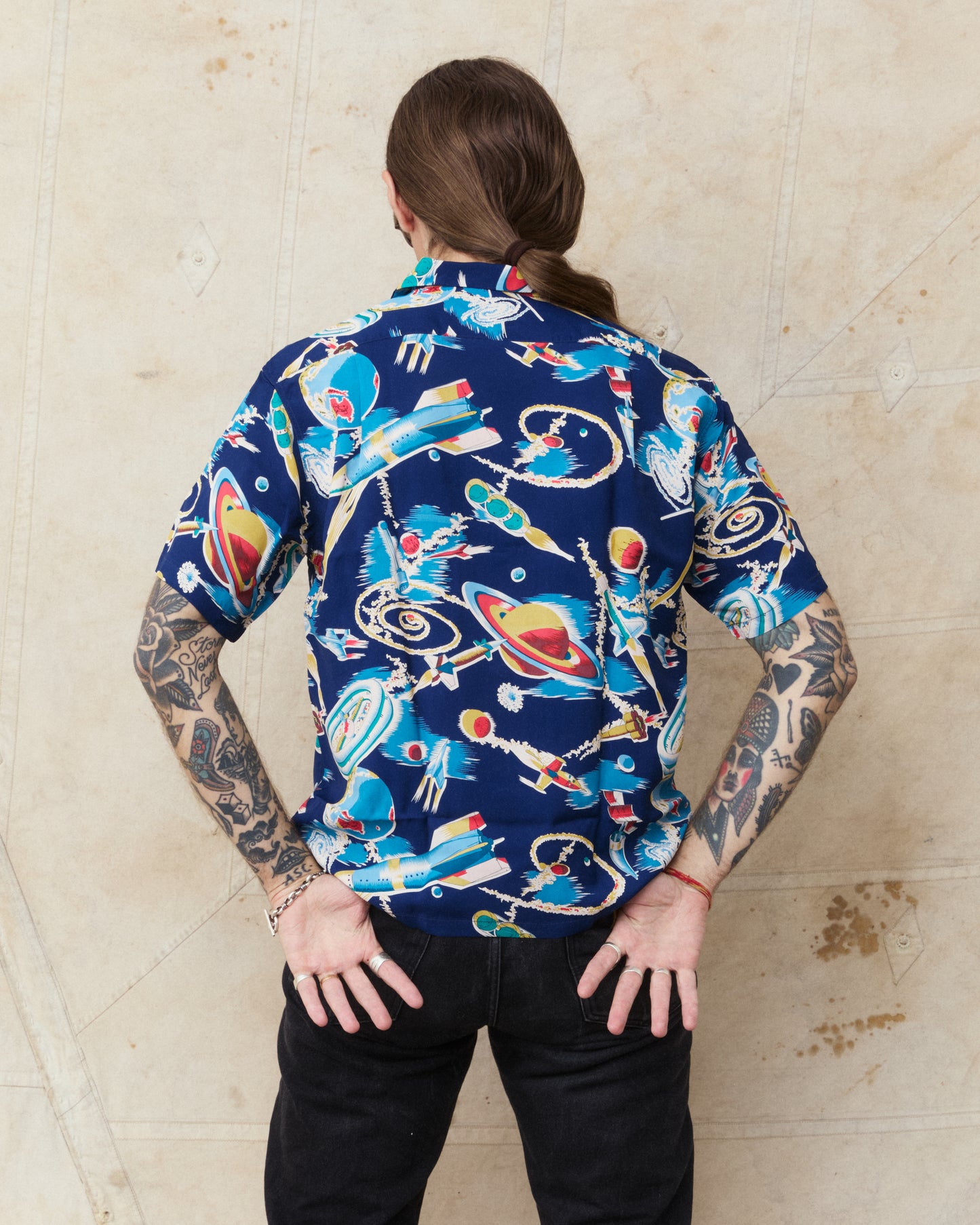 Sun Surf SS39743 Aloha Filament Rayon Shirt Special Edition "The Space Ship"