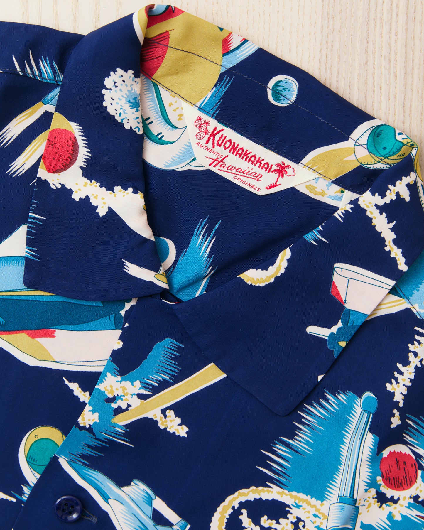 Sun Surf SS39743 Aloha Filament Rayon Shirt Special Edition "The Space Ship"