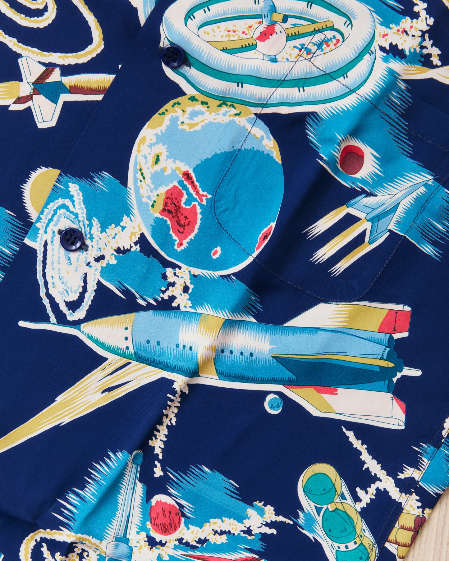 Sun Surf SS39743 Aloha Filament Rayon Shirt Special Edition "The Space Ship"