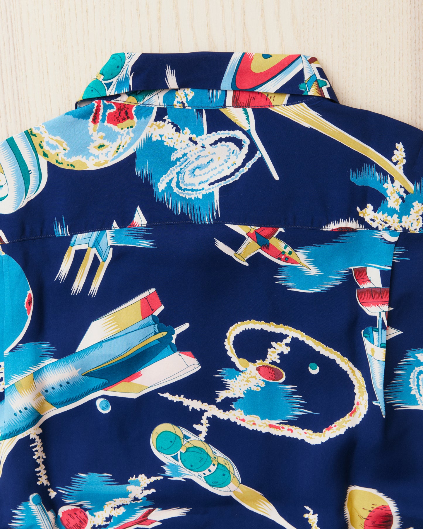 Sun Surf SS39743 Aloha Filament Rayon Shirt Special Edition "The Space Ship"