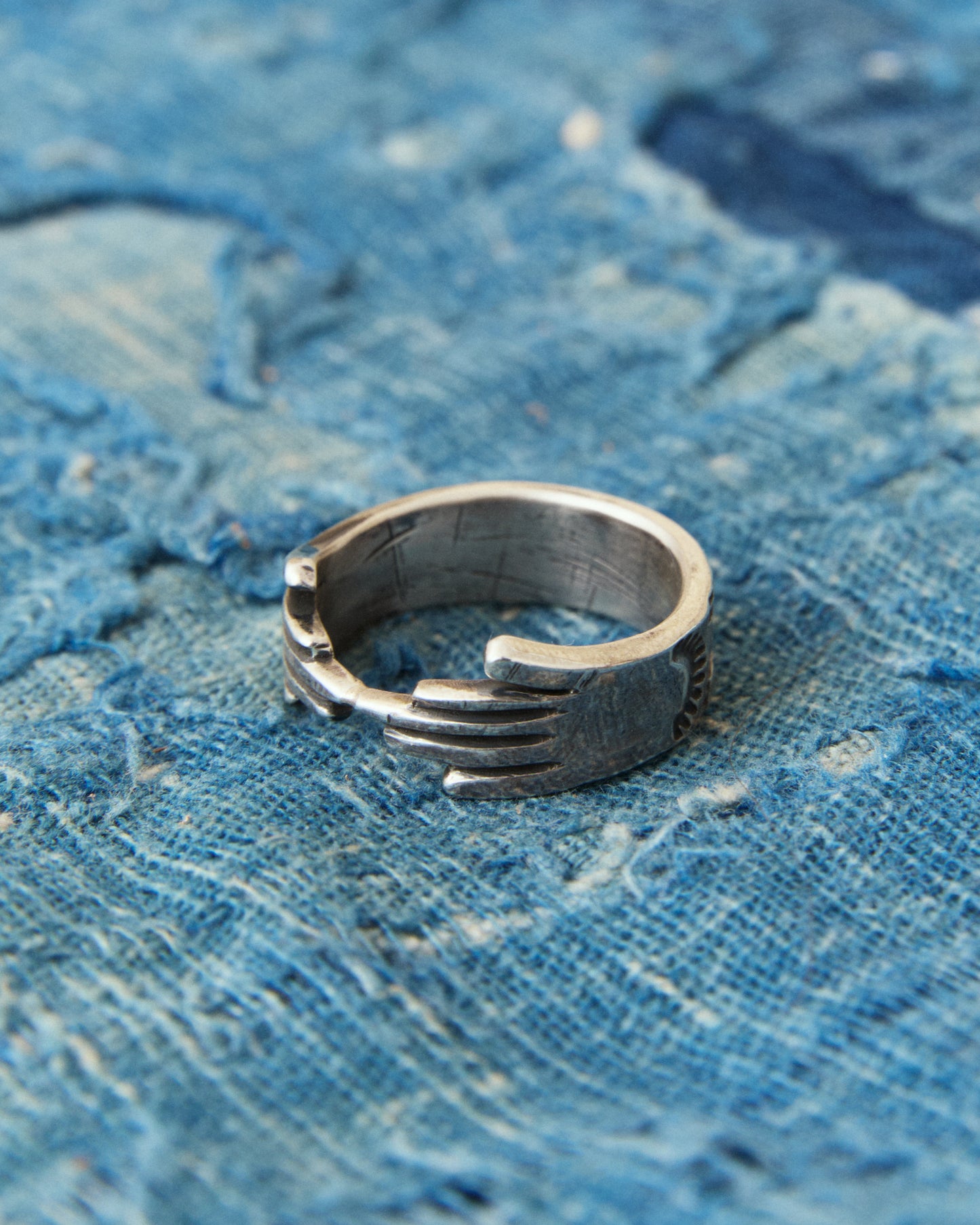 Tenable Crafts TC263 The Hug Silver Ring Size US 10,5